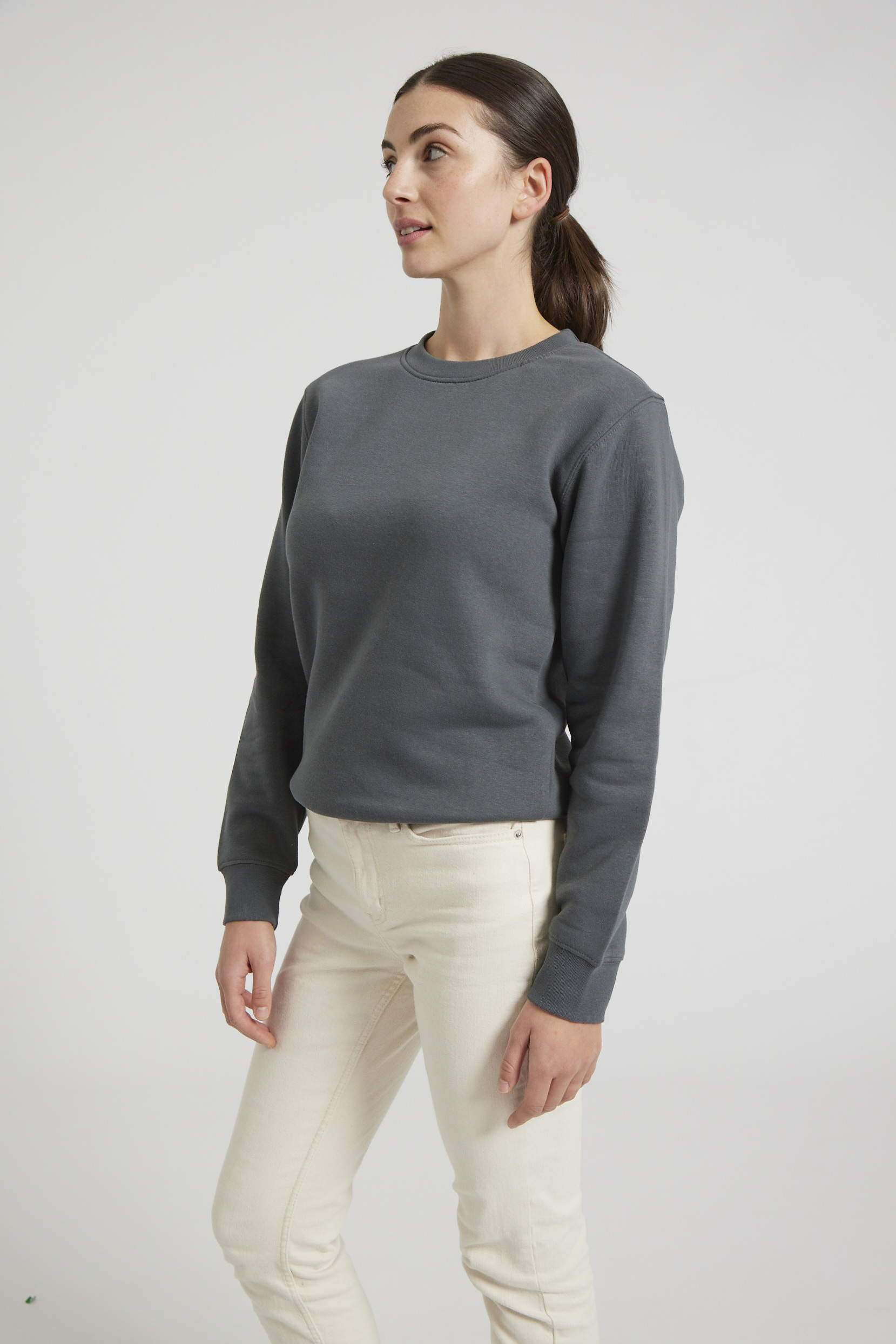 CR03-v2.0-Studio_530