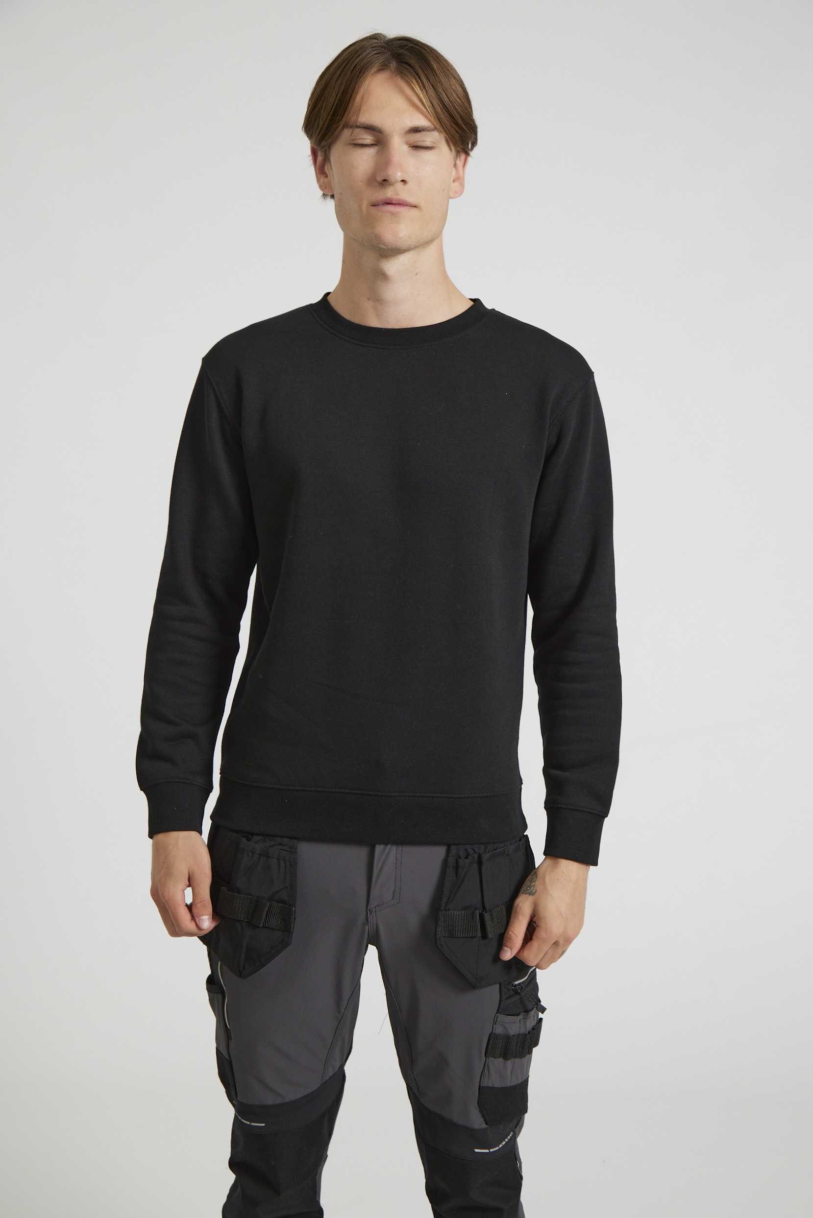 CR03-v2.0-Studio_536