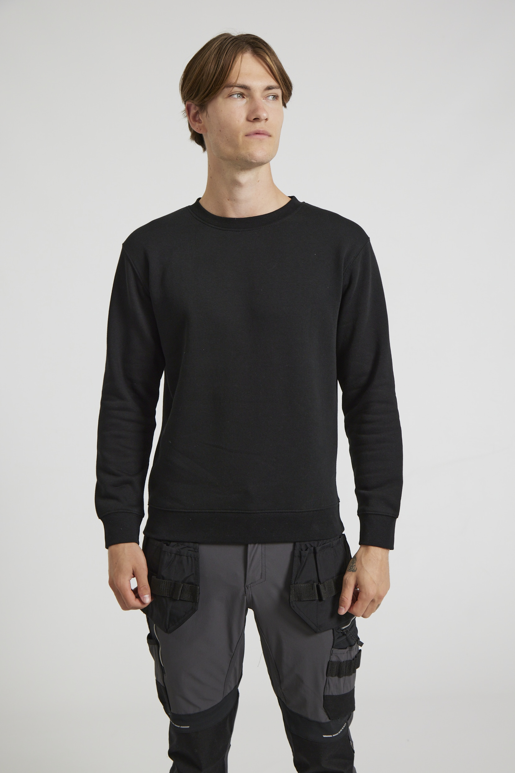 CR03-v2.0-Studio_537