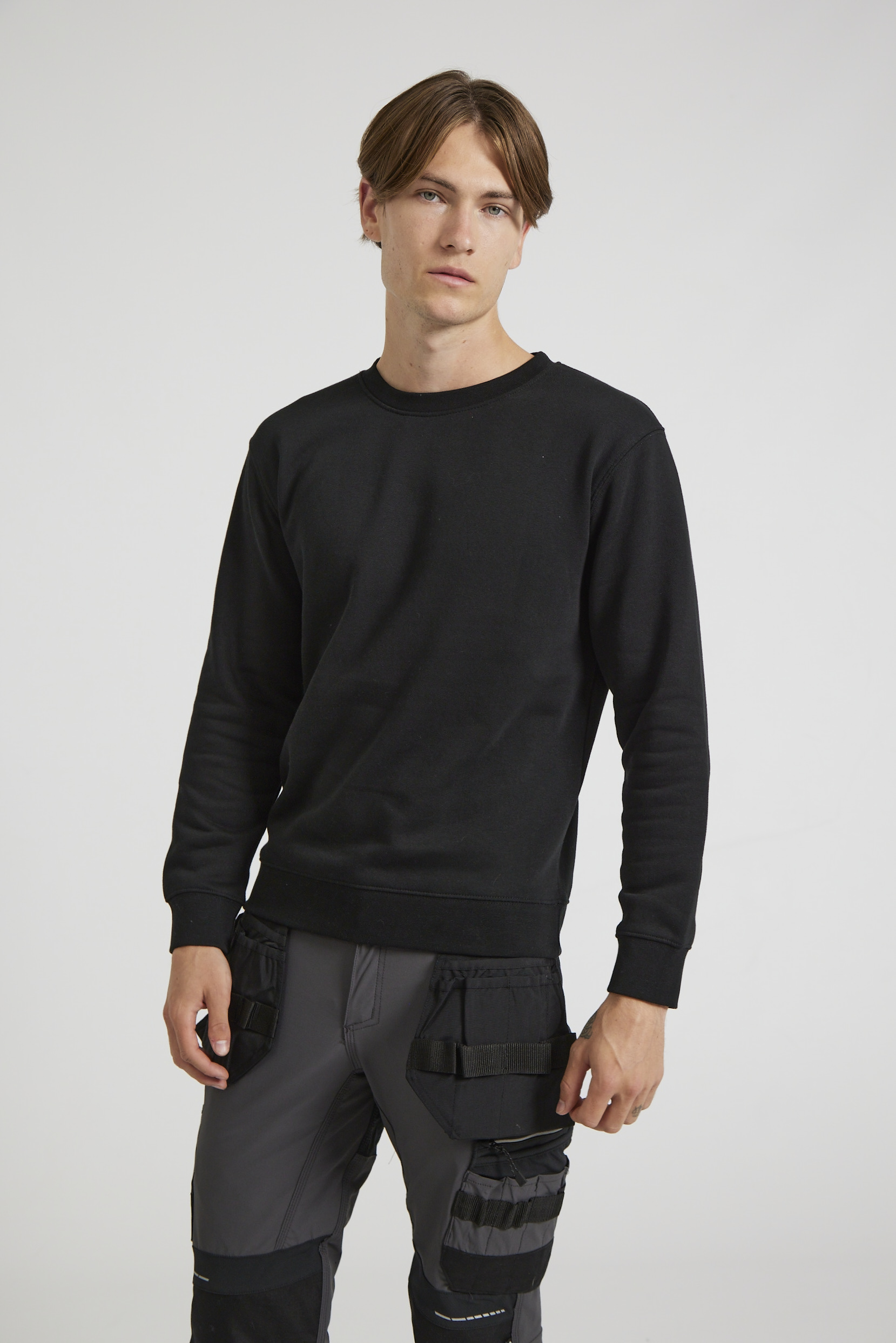 CR03-v2.0-Studio_560