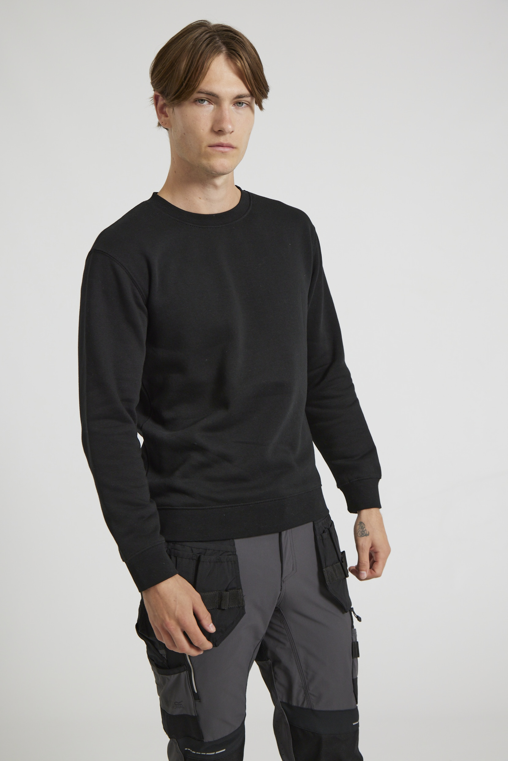 CR03-v2.0-Studio_561