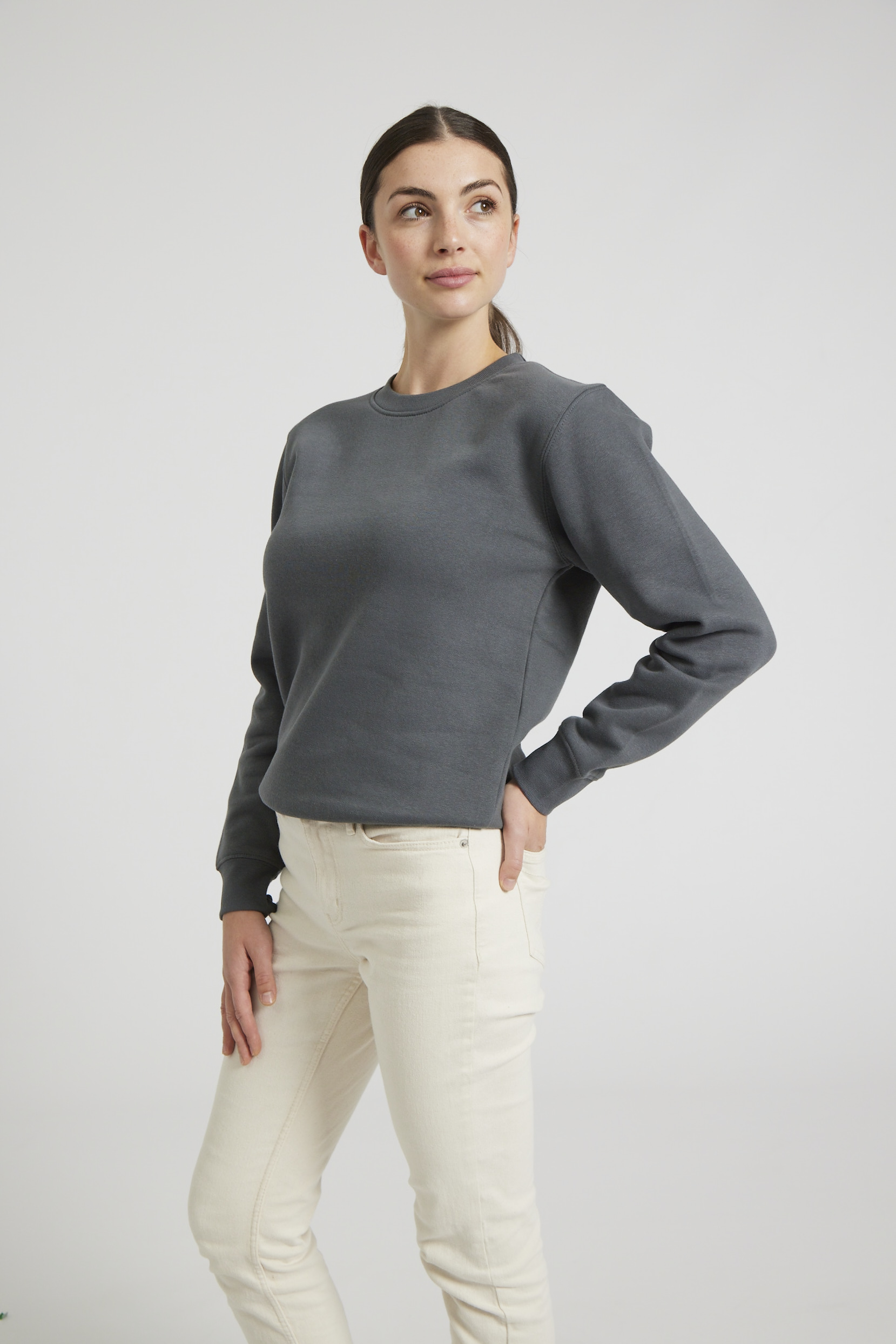 CR03-v2.0-Studio_563