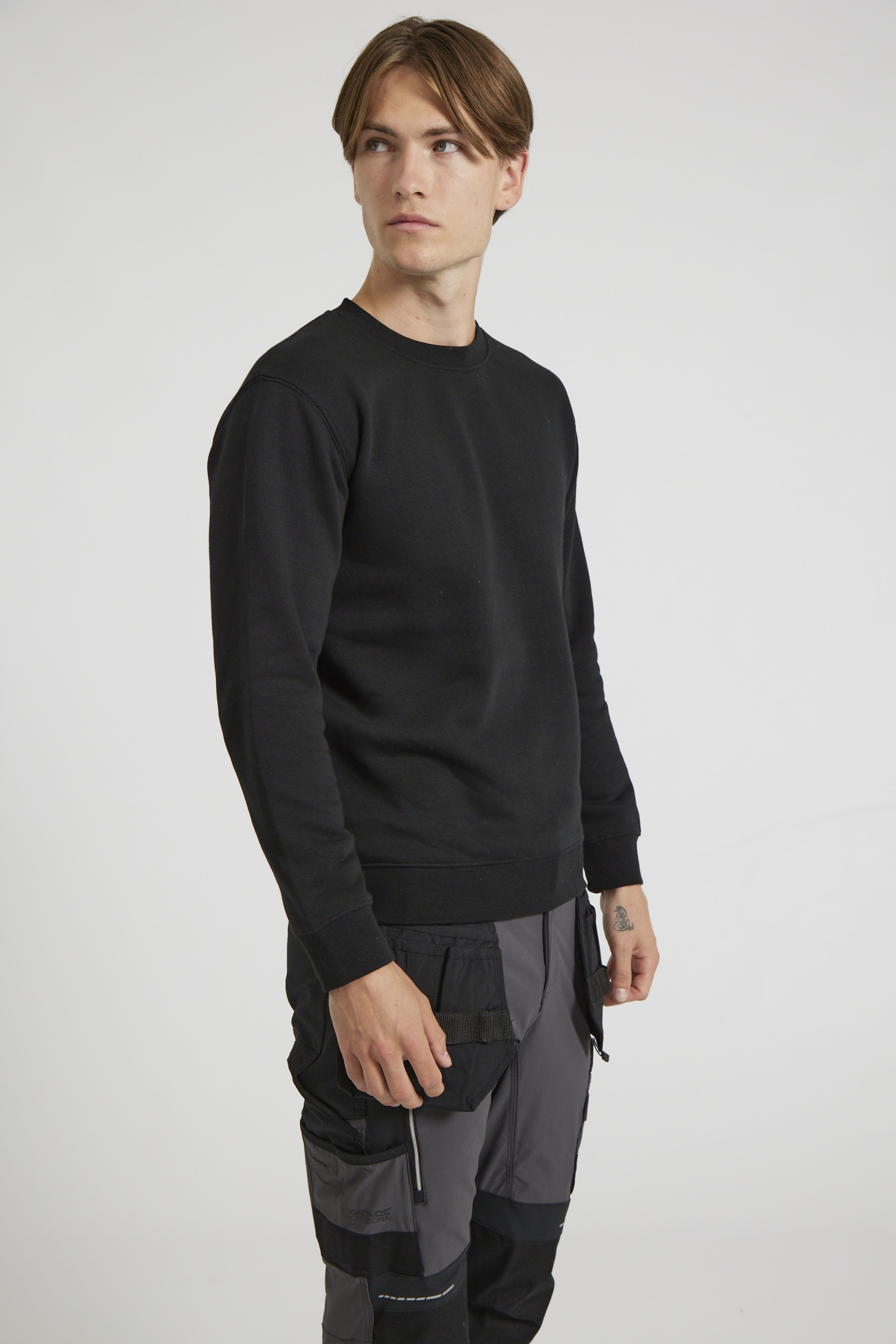 CR03-v2.0-Studio_565