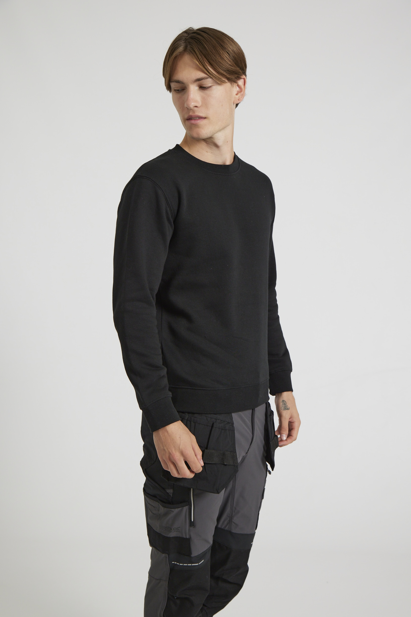 CR03-v2.0-Studio_569