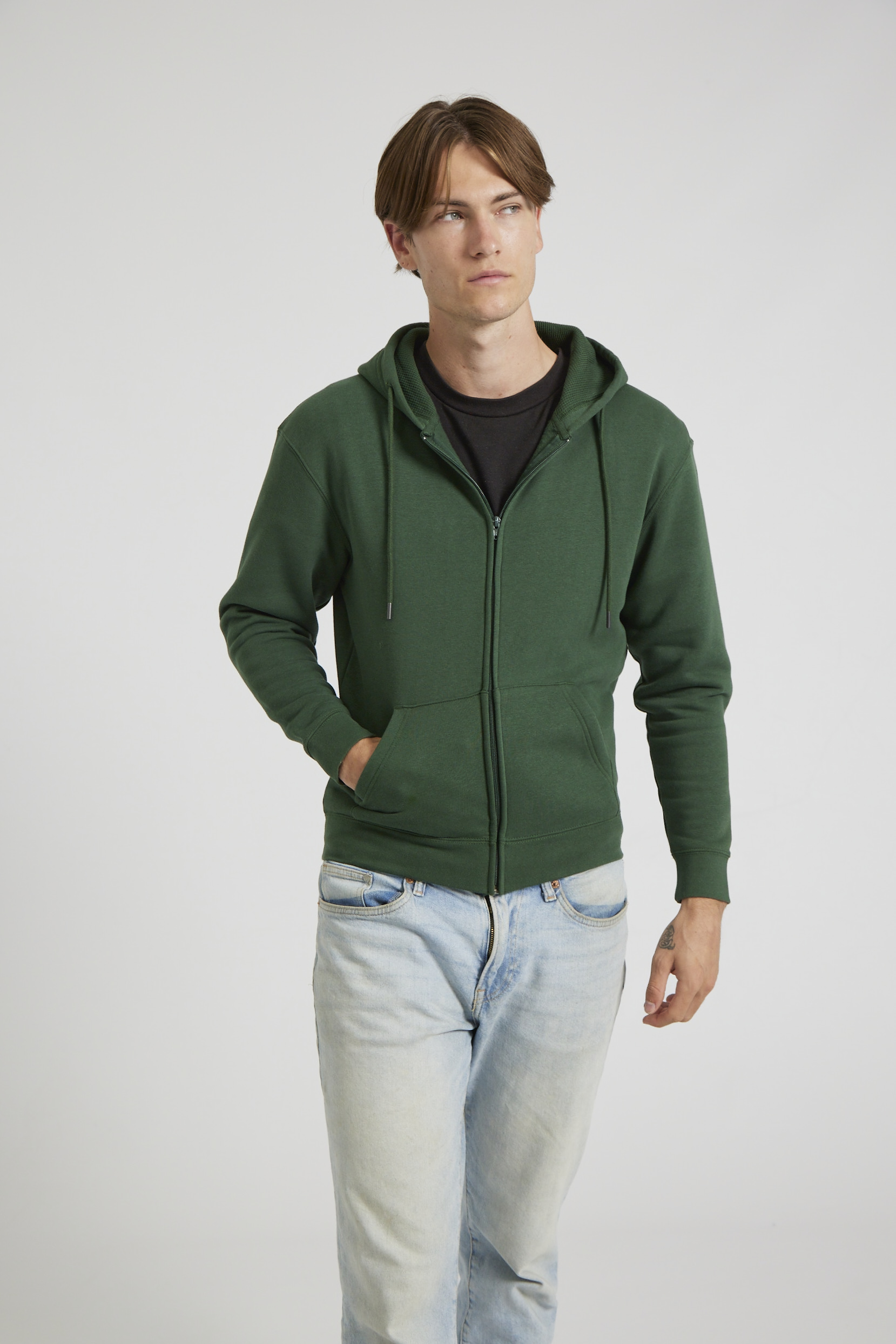 CR04-v2.0-Studio_120