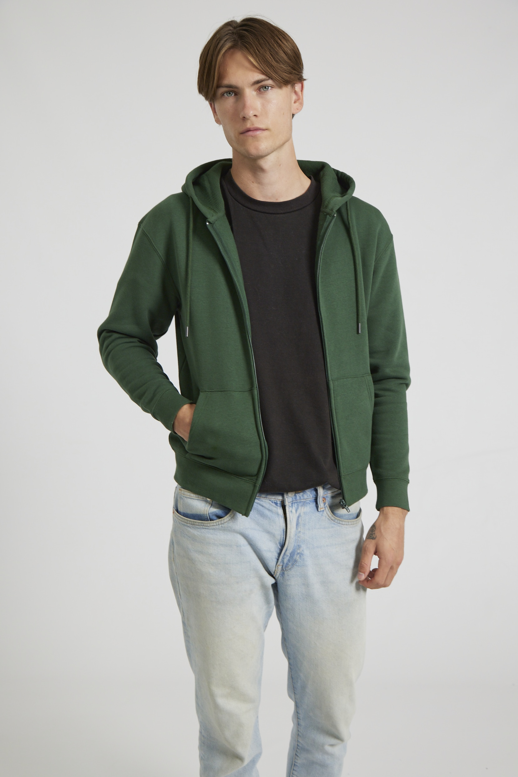 CR04-v2.0-Studio_150