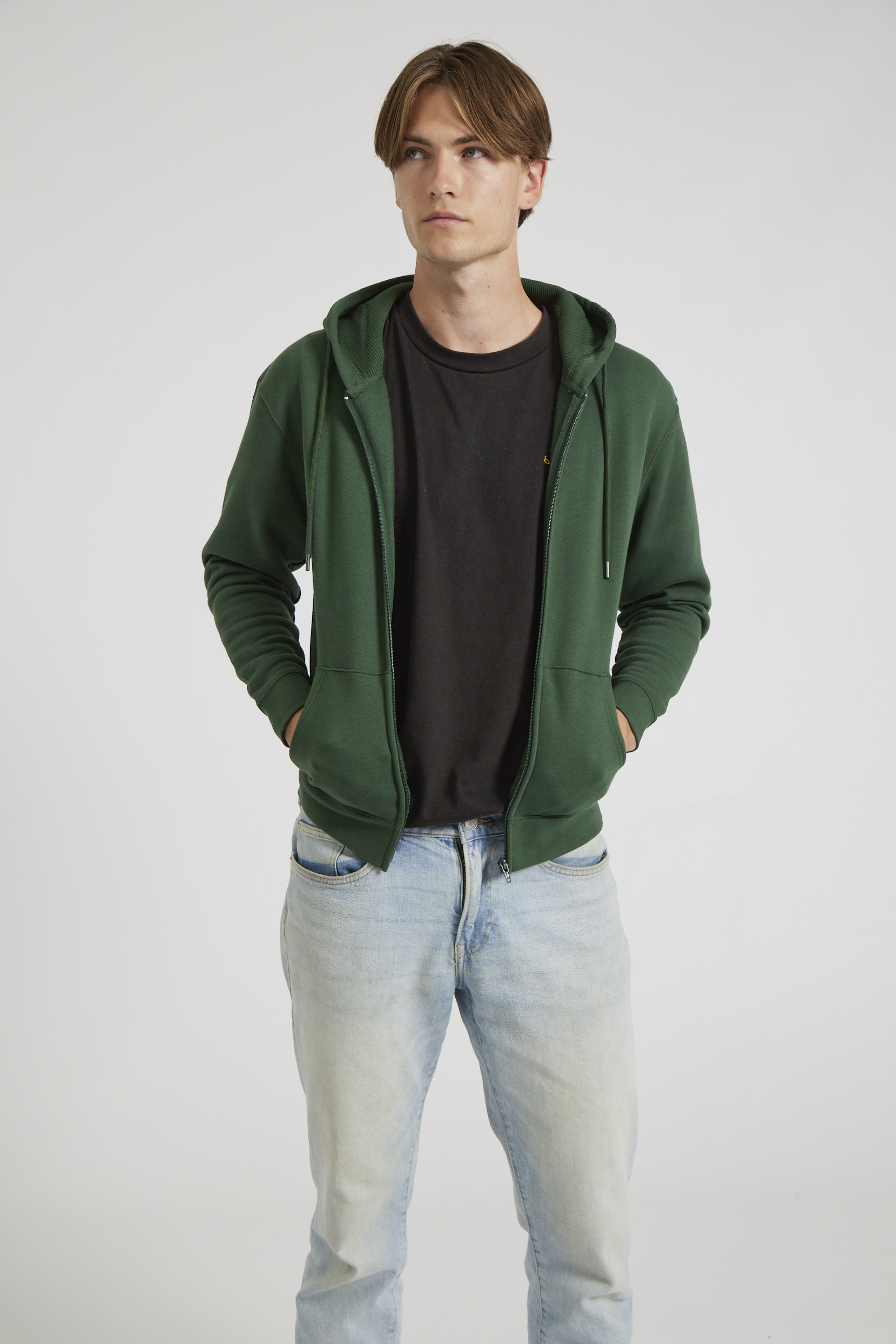 CR04-v2.0-Studio_180