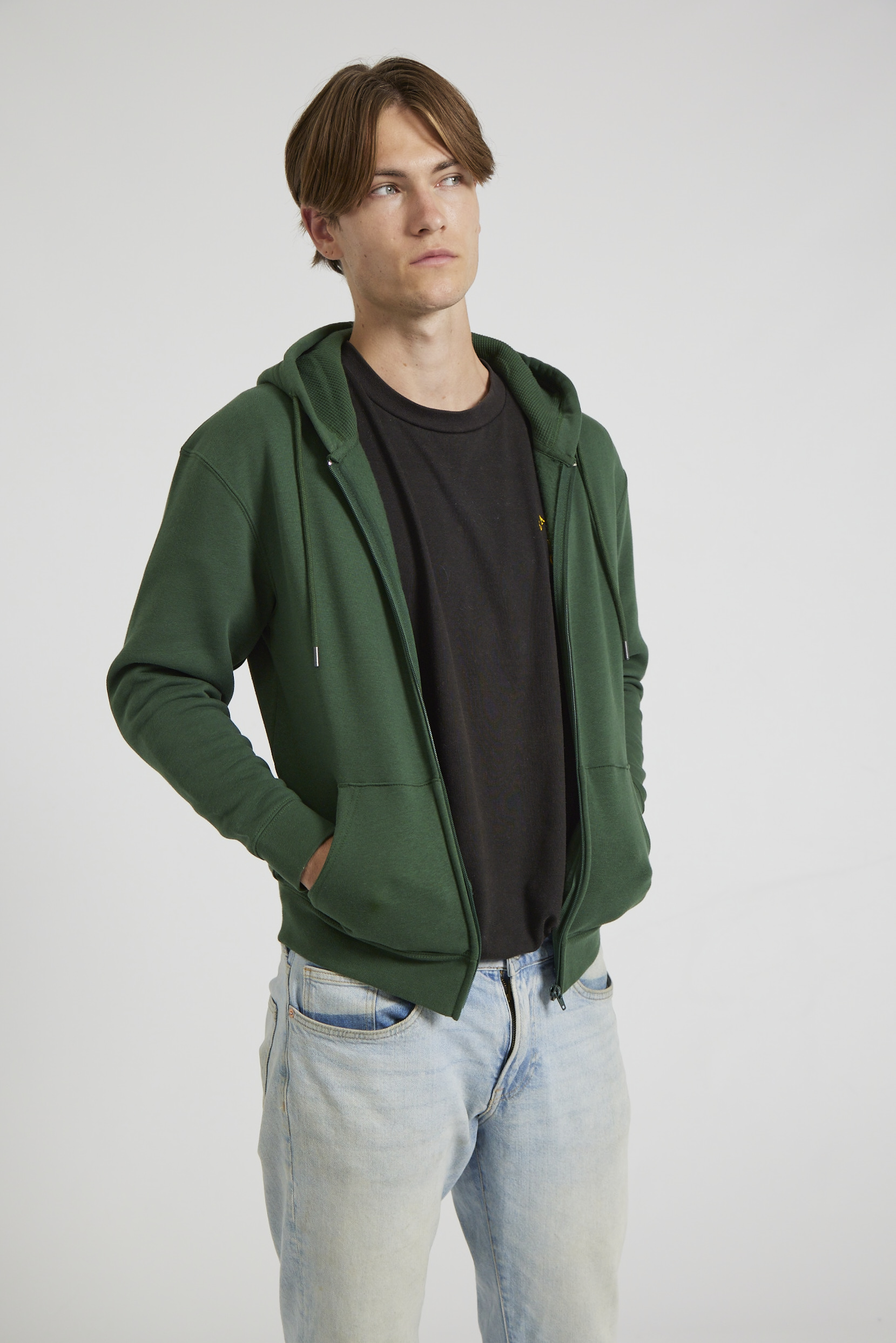 CR04-v2.0-Studio_191