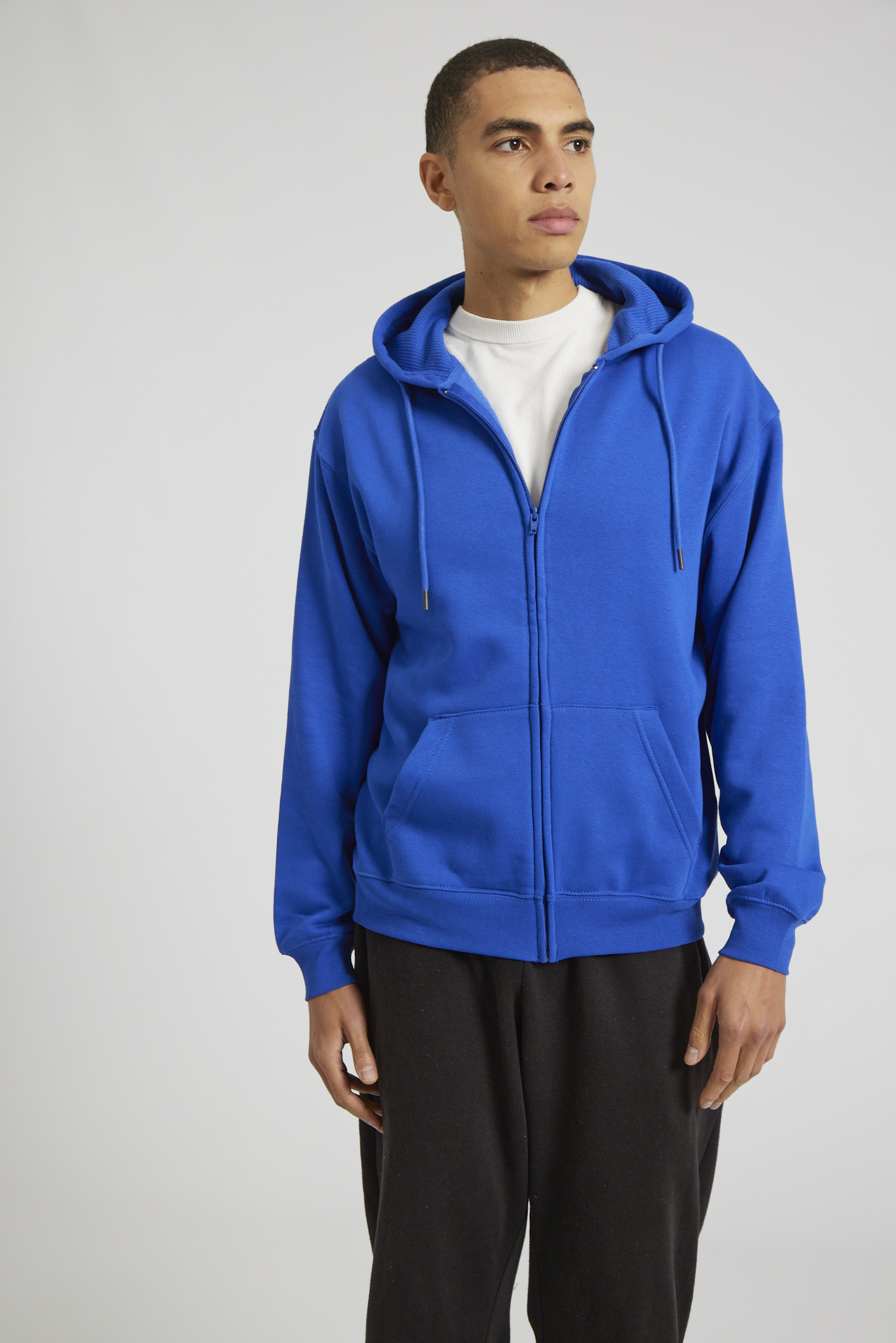 CR04-v2.0-Studio_210