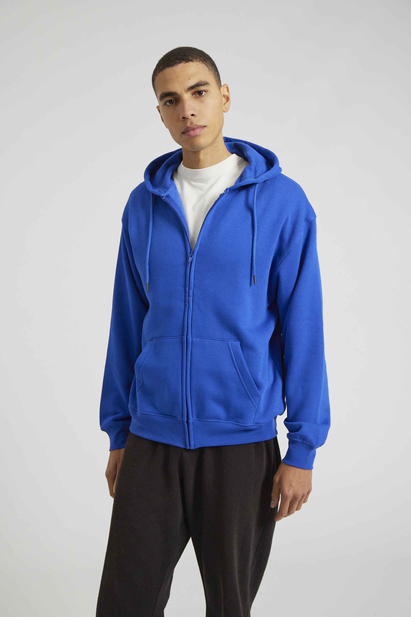 CR04-v2.0-Studio_215