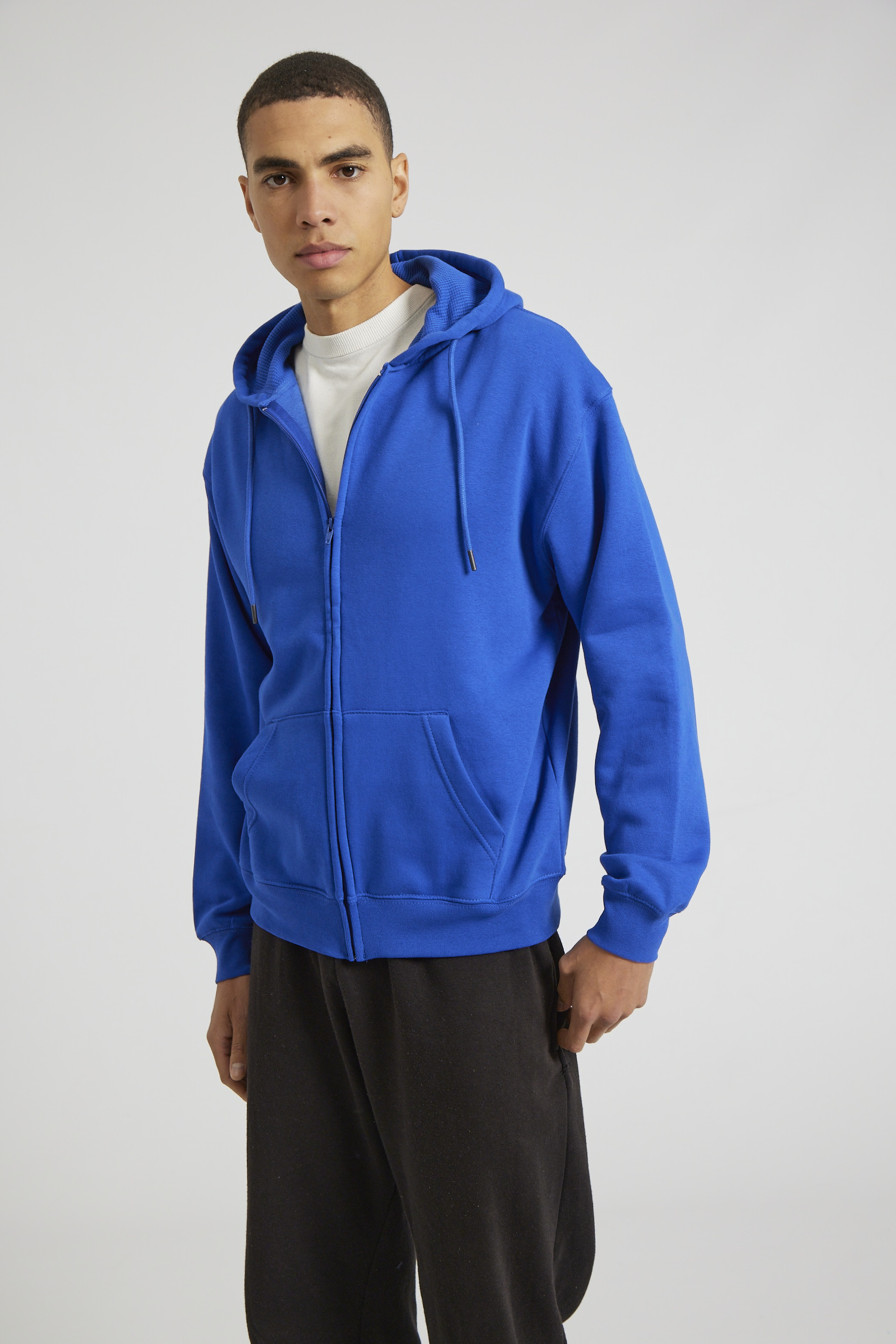 CR04-v2.0-Studio_216