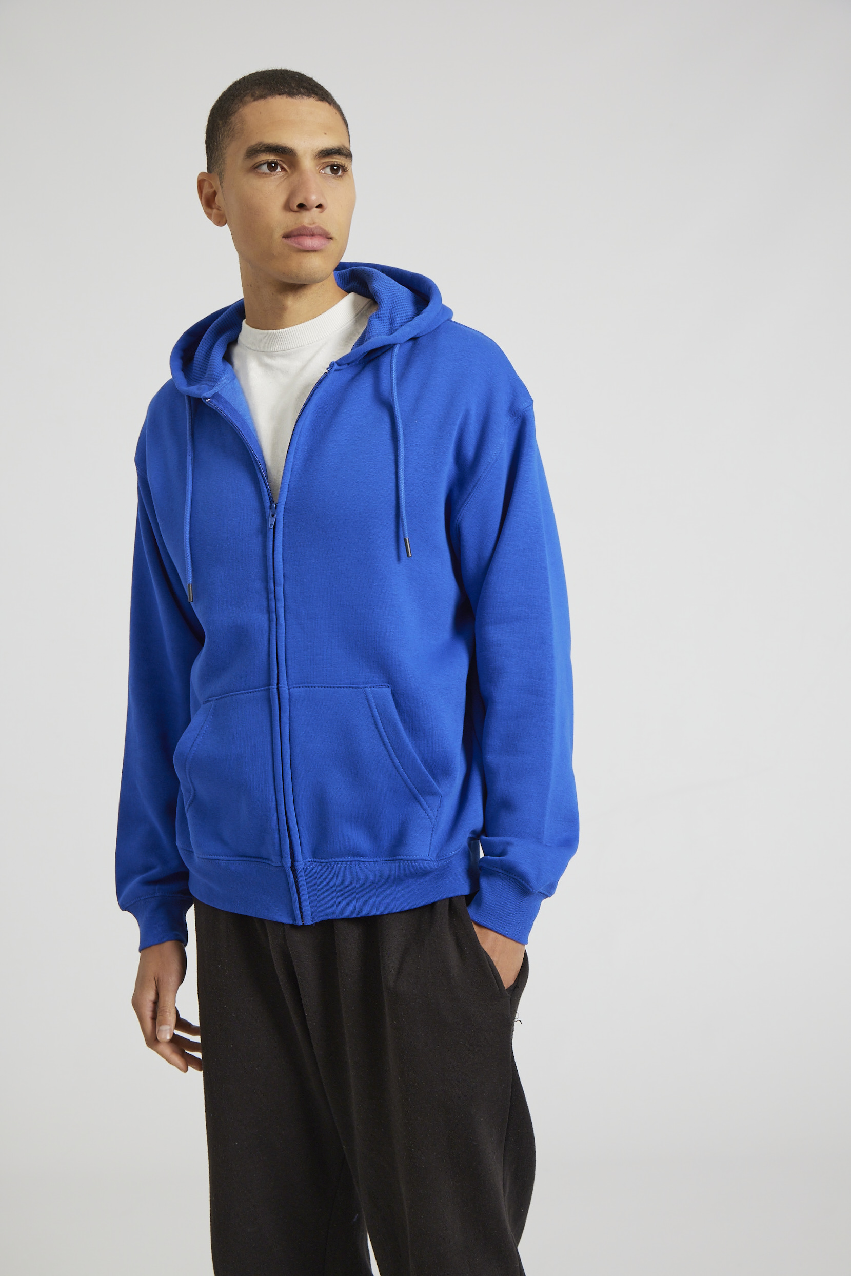 CR04-v2.0-Studio_217