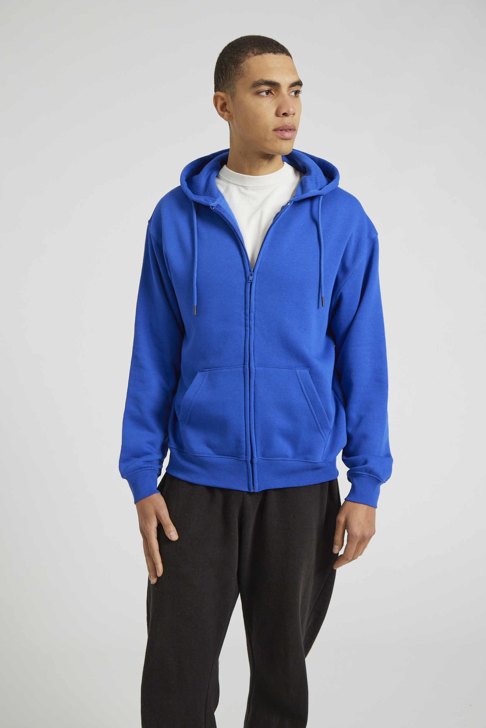 CR04-v2.0-Studio_221