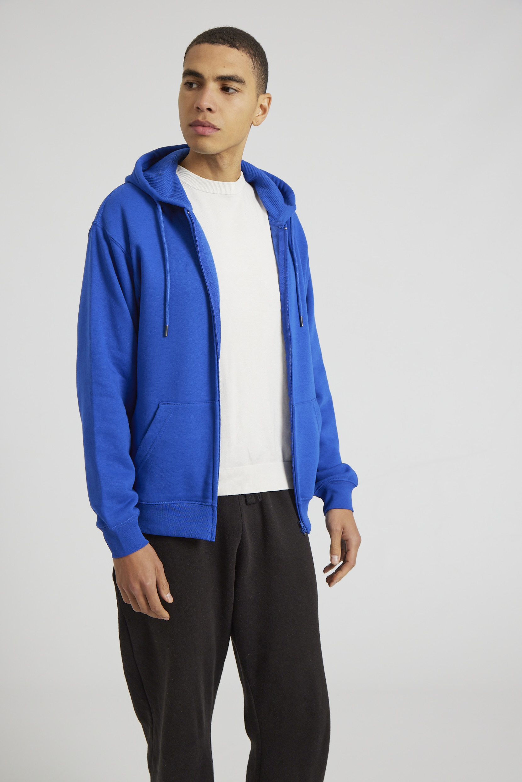 CR04-v2.0-Studio_227