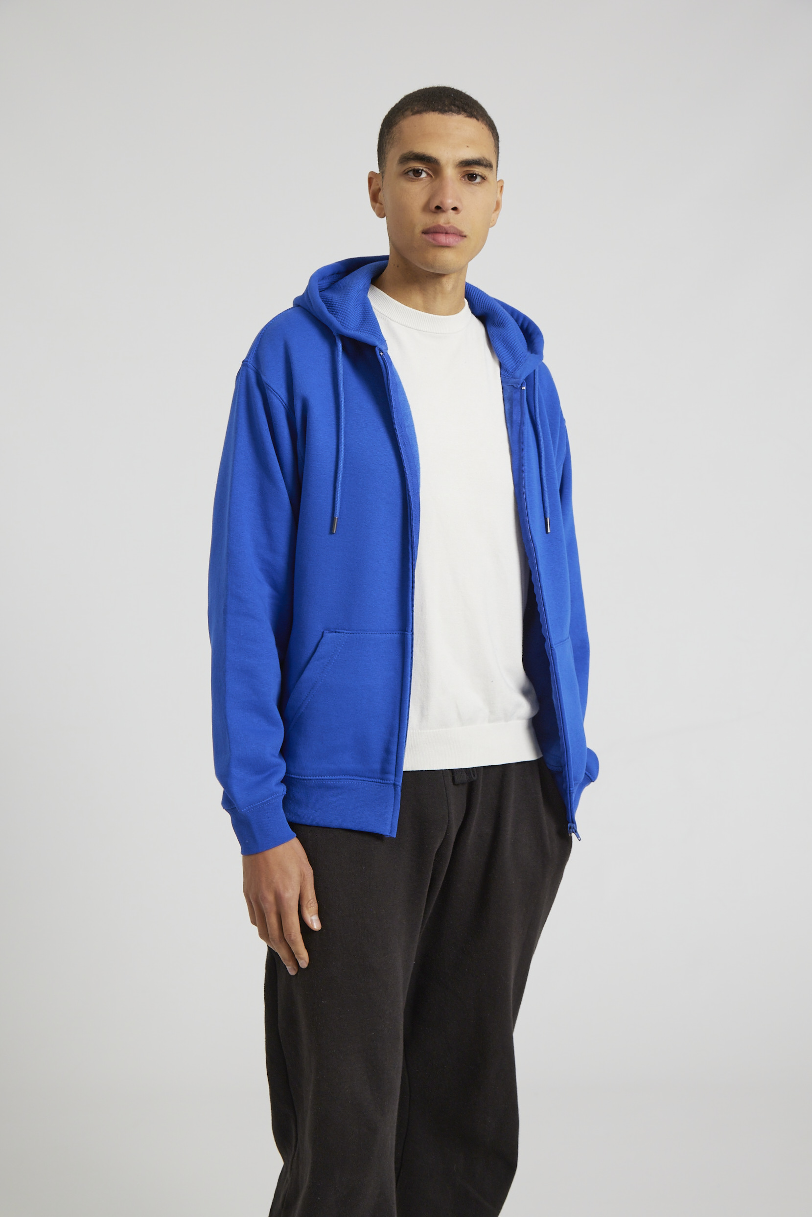 CR04-v2.0-Studio_231