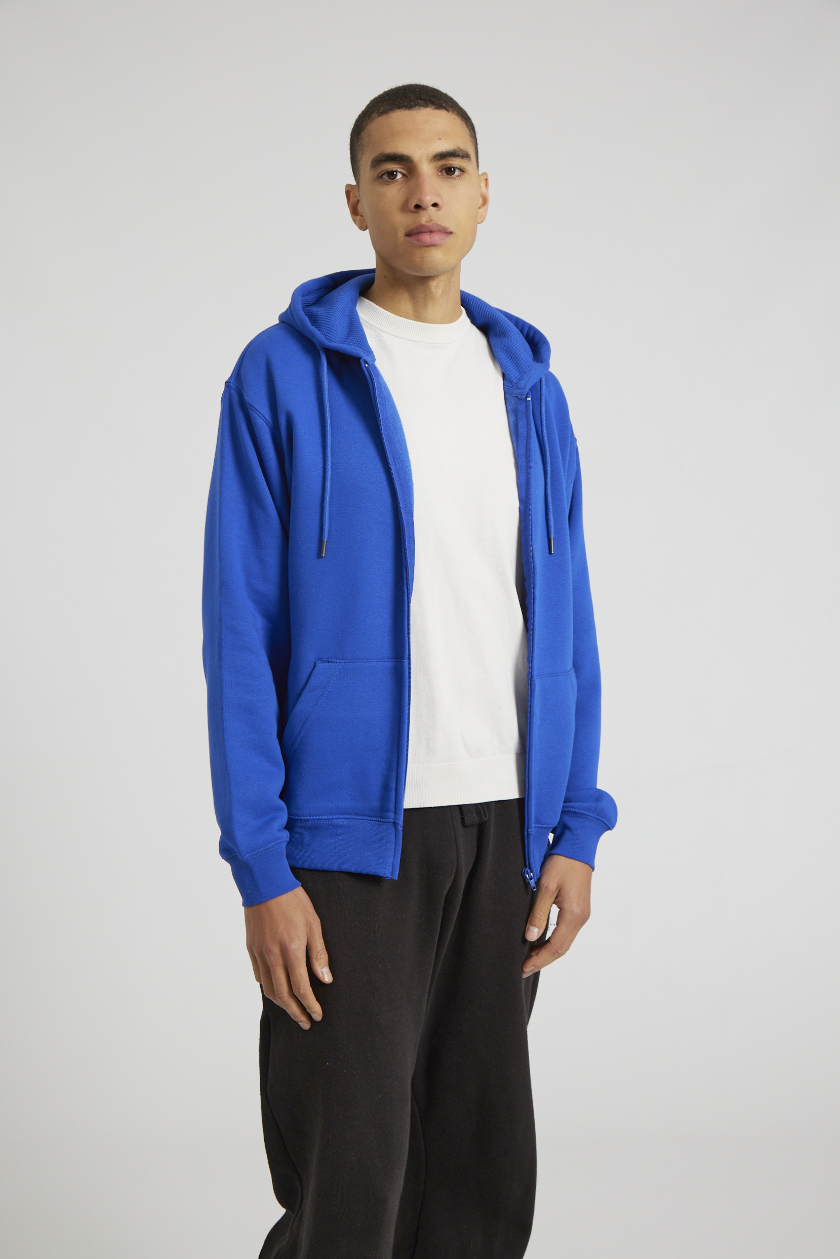 CR04-v2.0-Studio_242