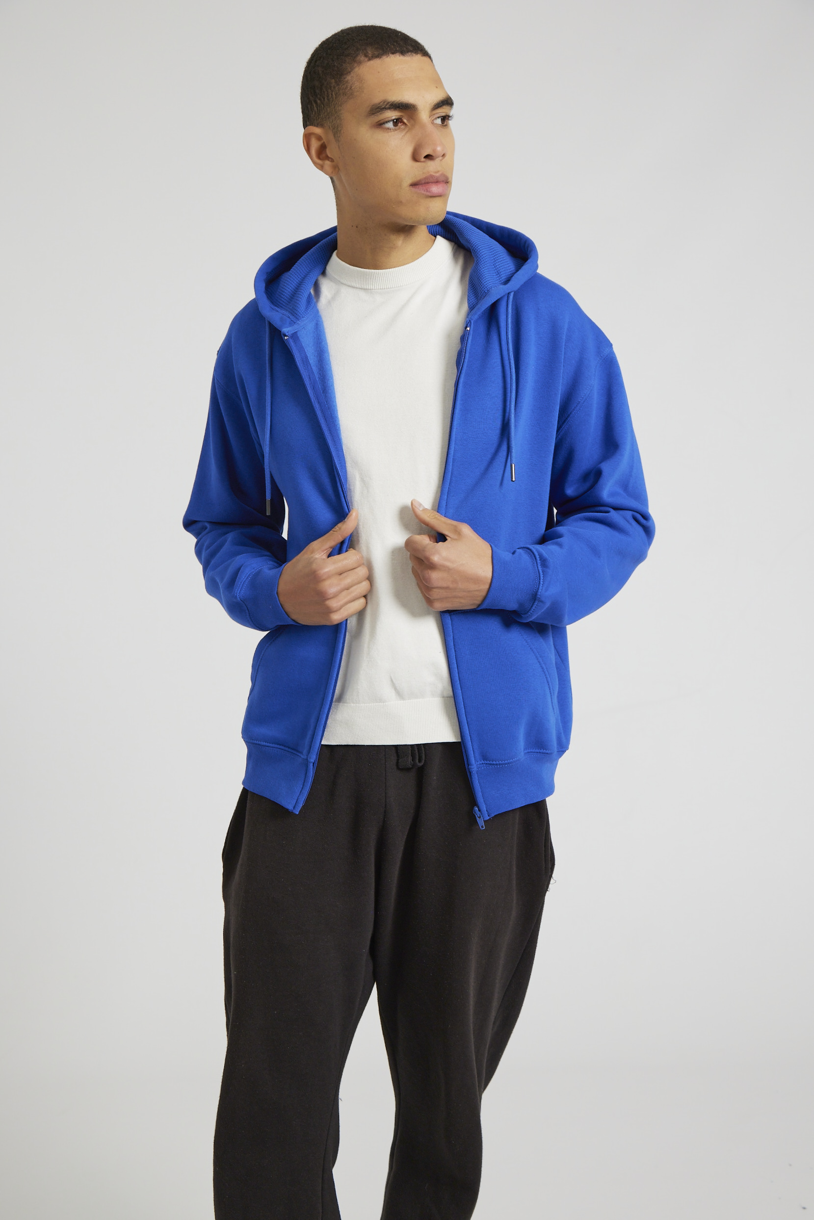 CR04-v2.0-Studio_251