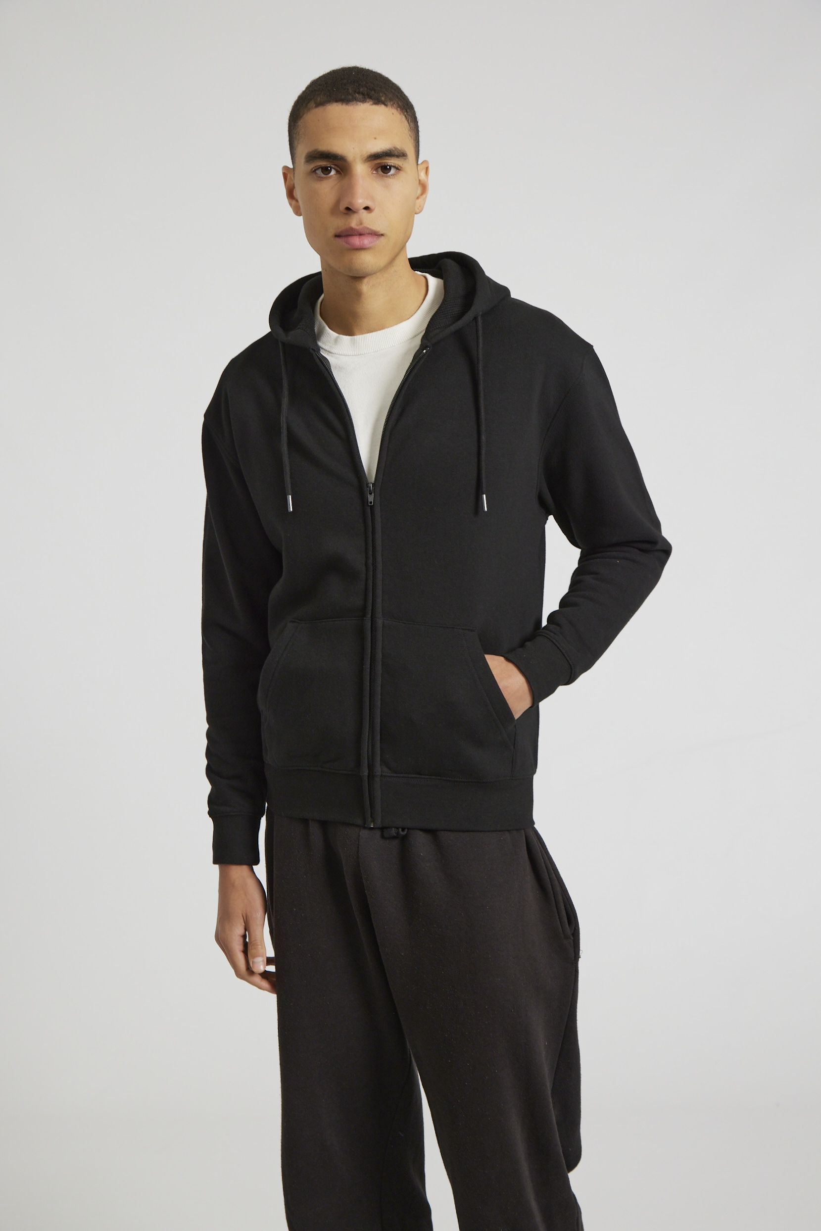 CR04-v2.0-Studio_324