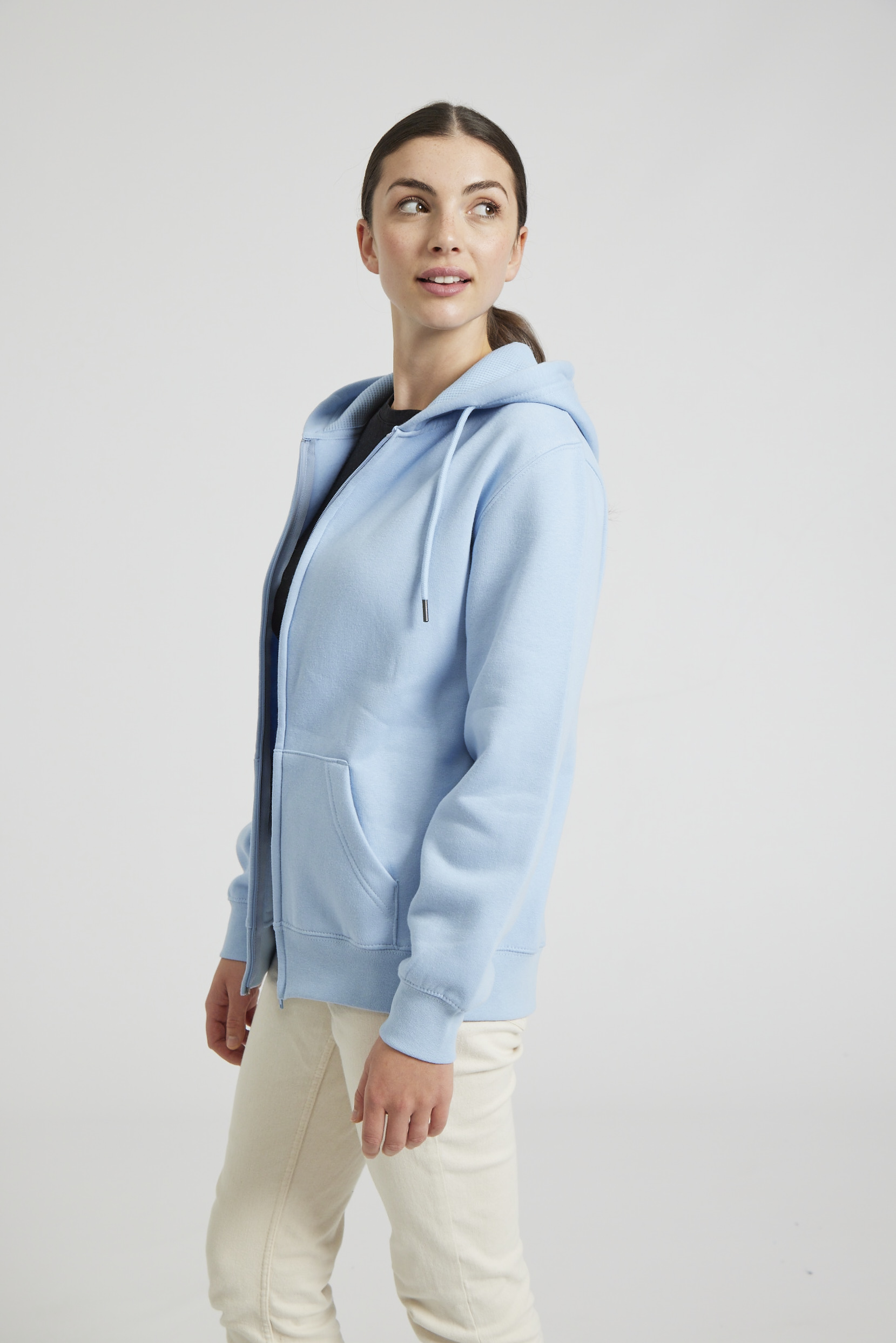 CR04-v2.0-Studio_345