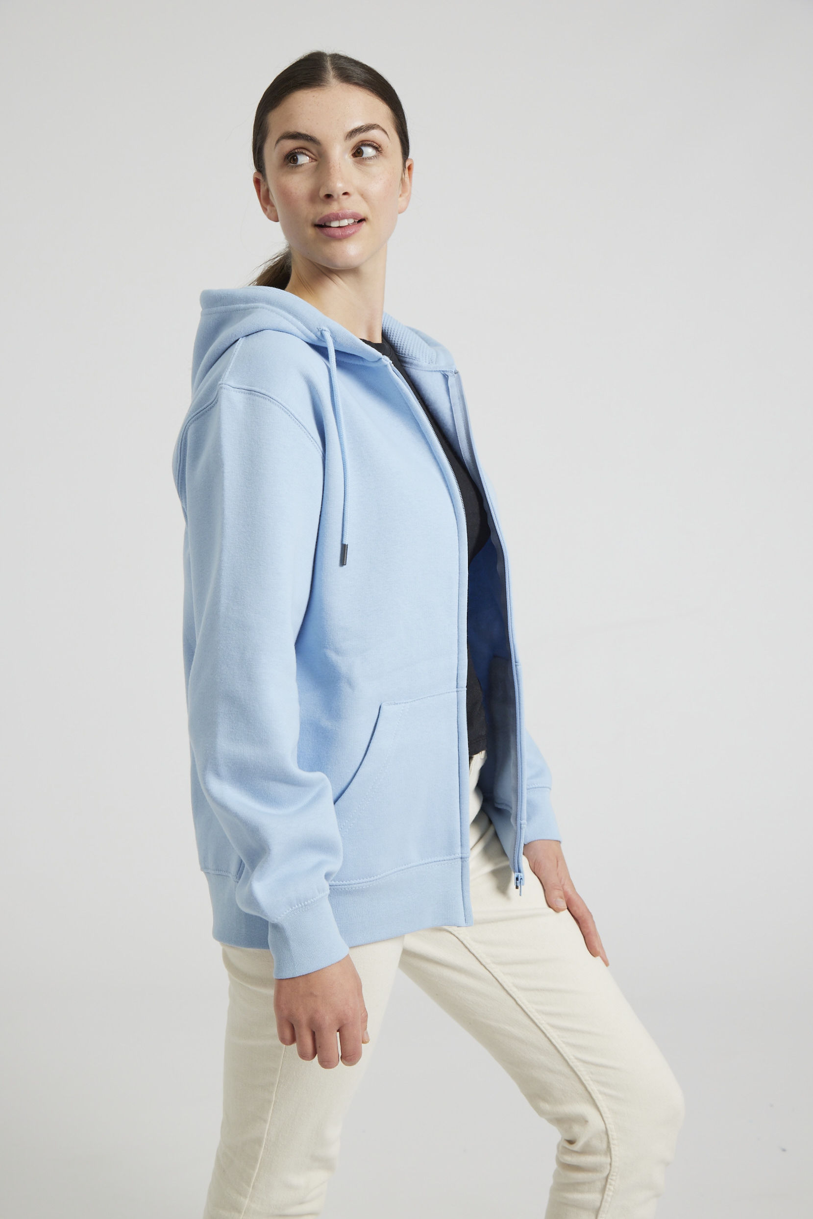 CR04-v2.0-Studio_355