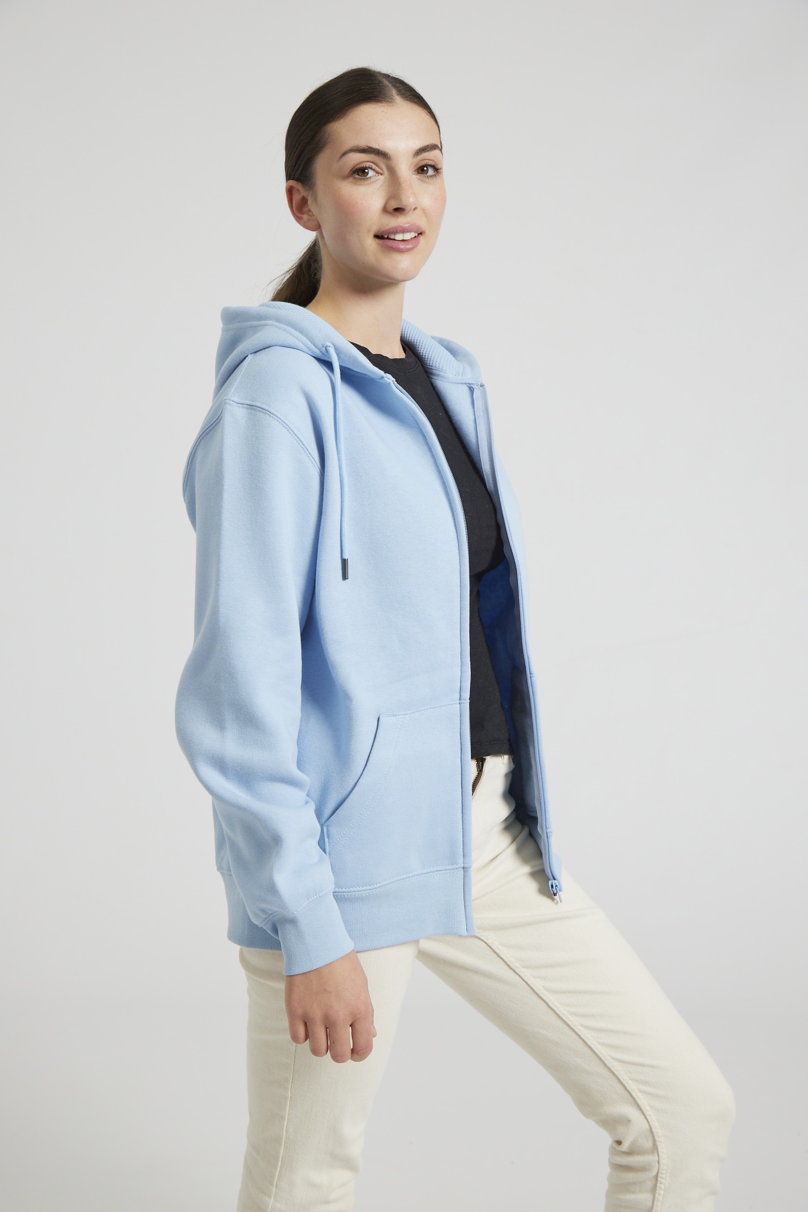 CR04-v2.0-Studio_363