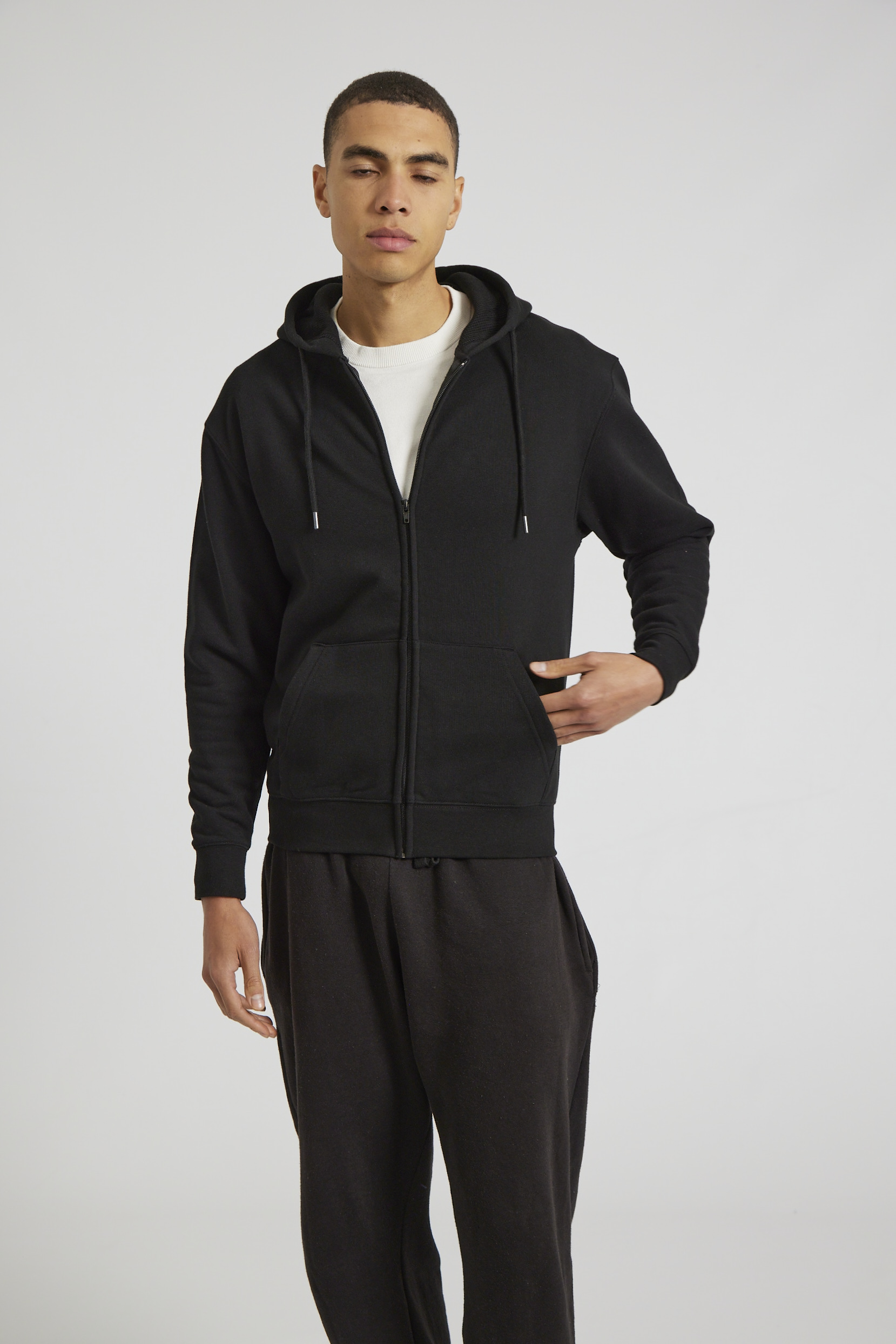 CR04-v2.0-Studio_373