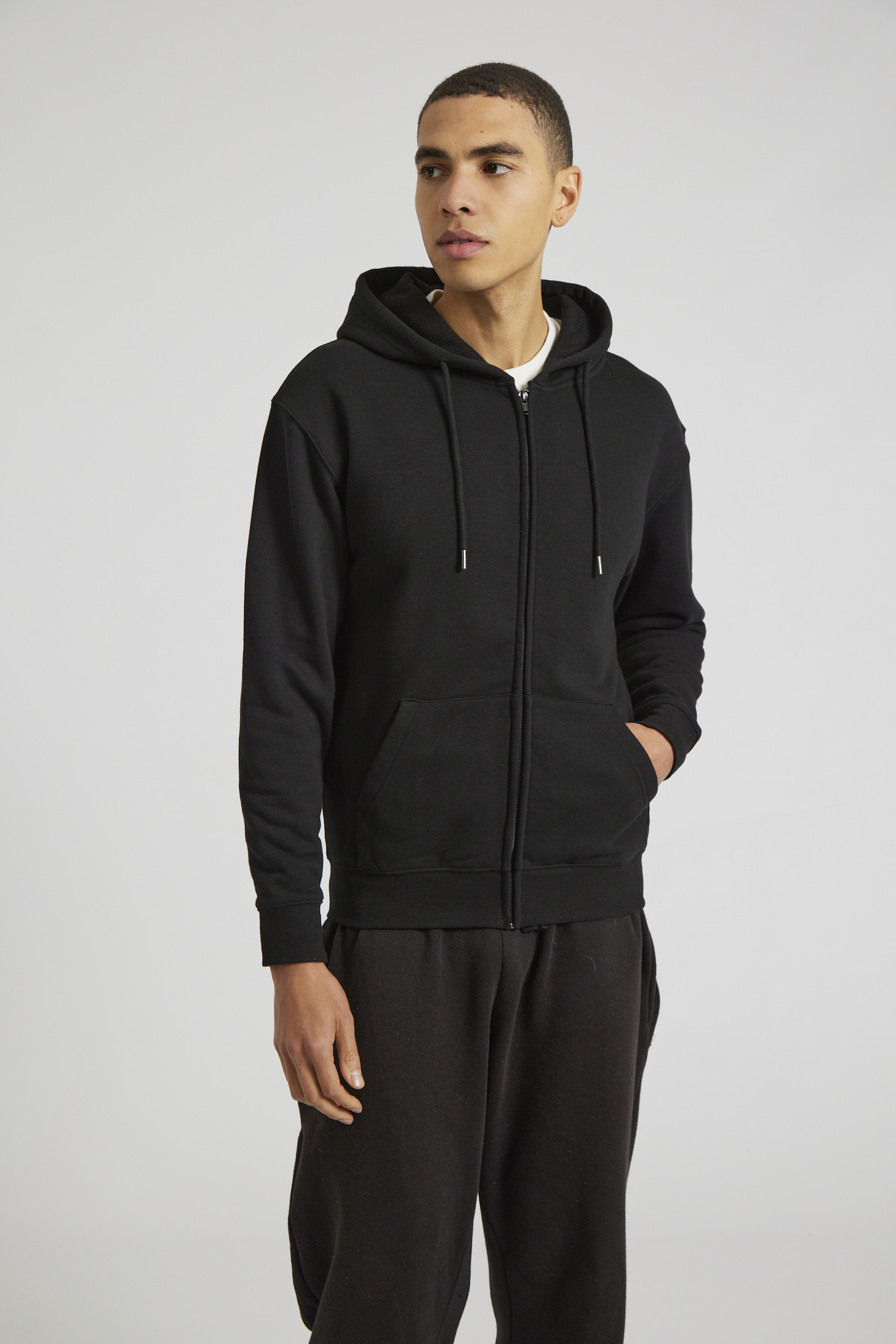 CR04-v2.0-Studio_401