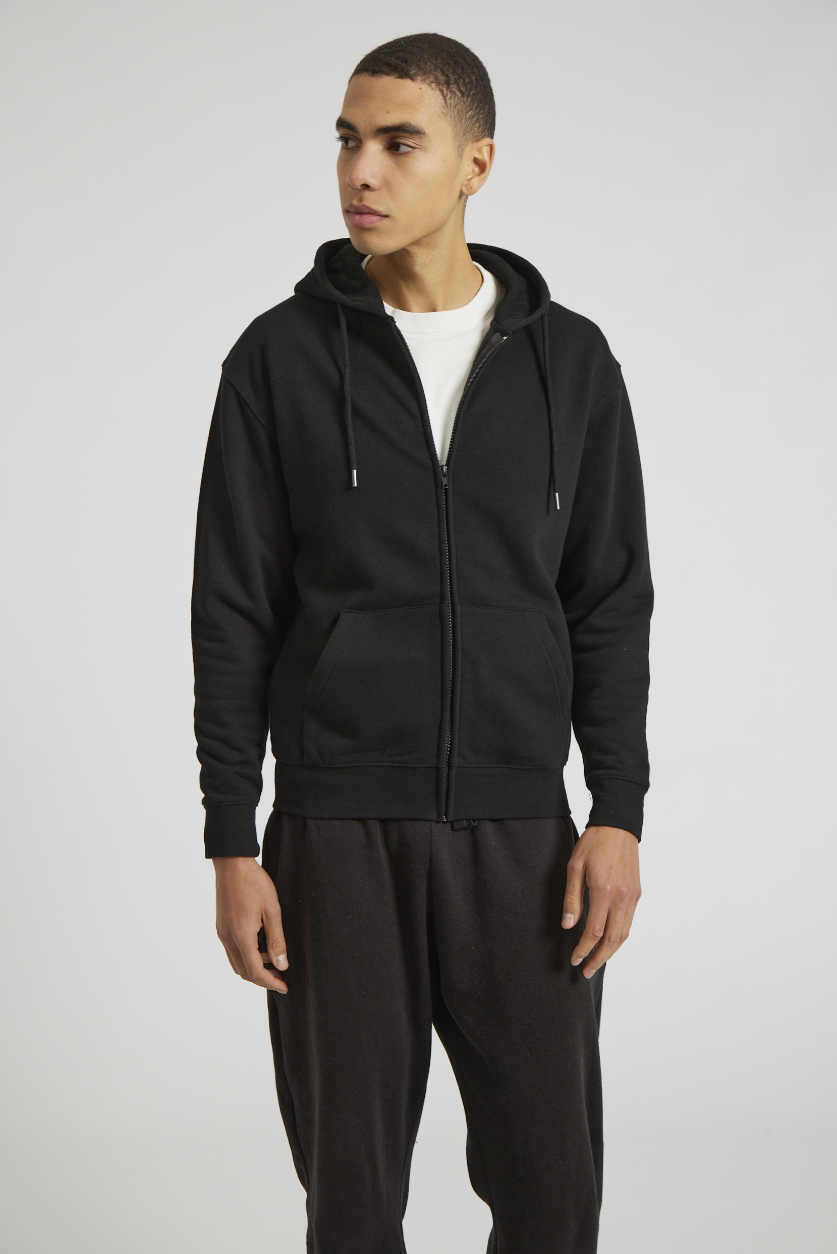 CR04-v2.0-Studio_422