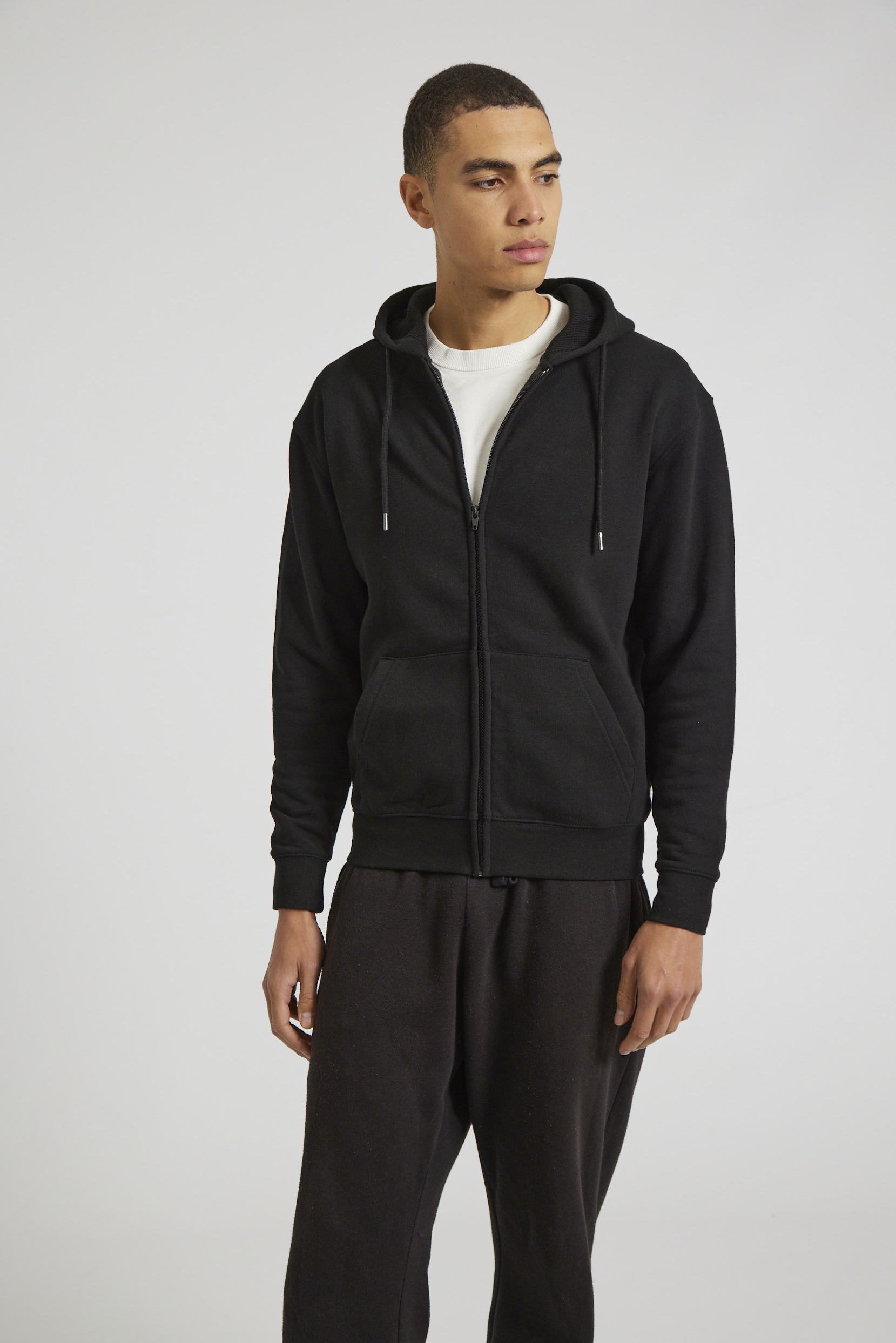 CR04-v2.0-Studio_442