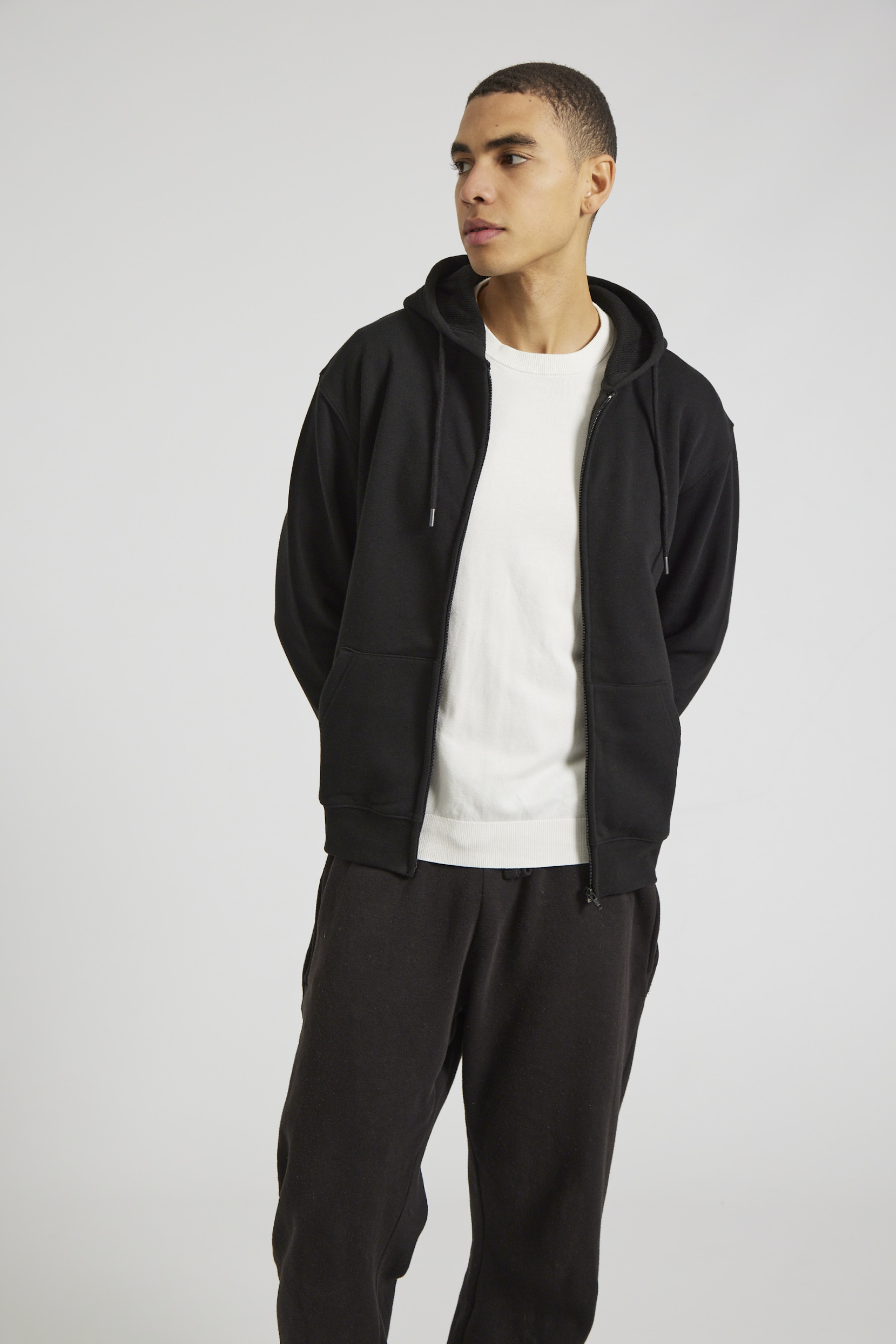 CR04-v2.0-Studio_454