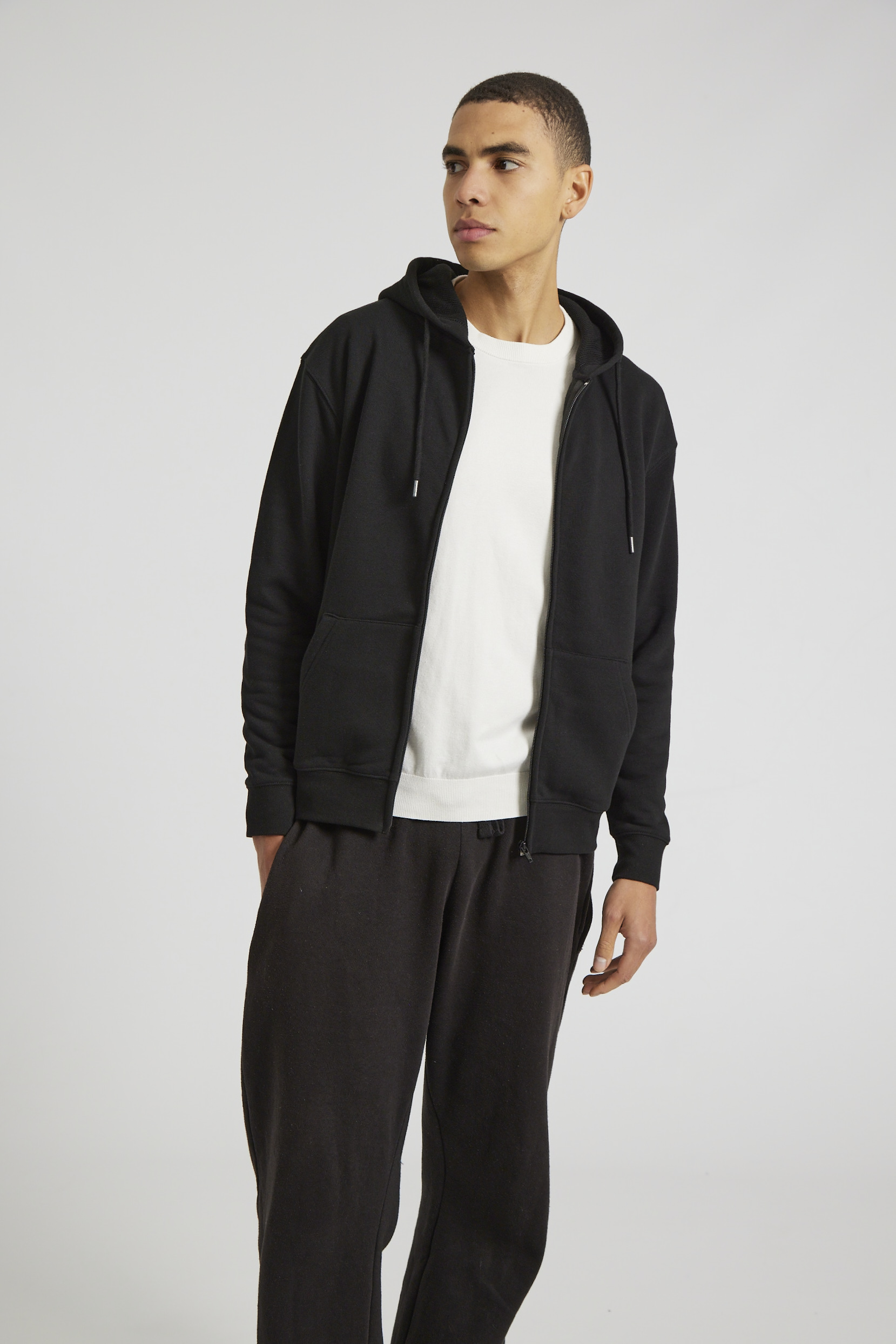 CR04-v2.0-Studio_461