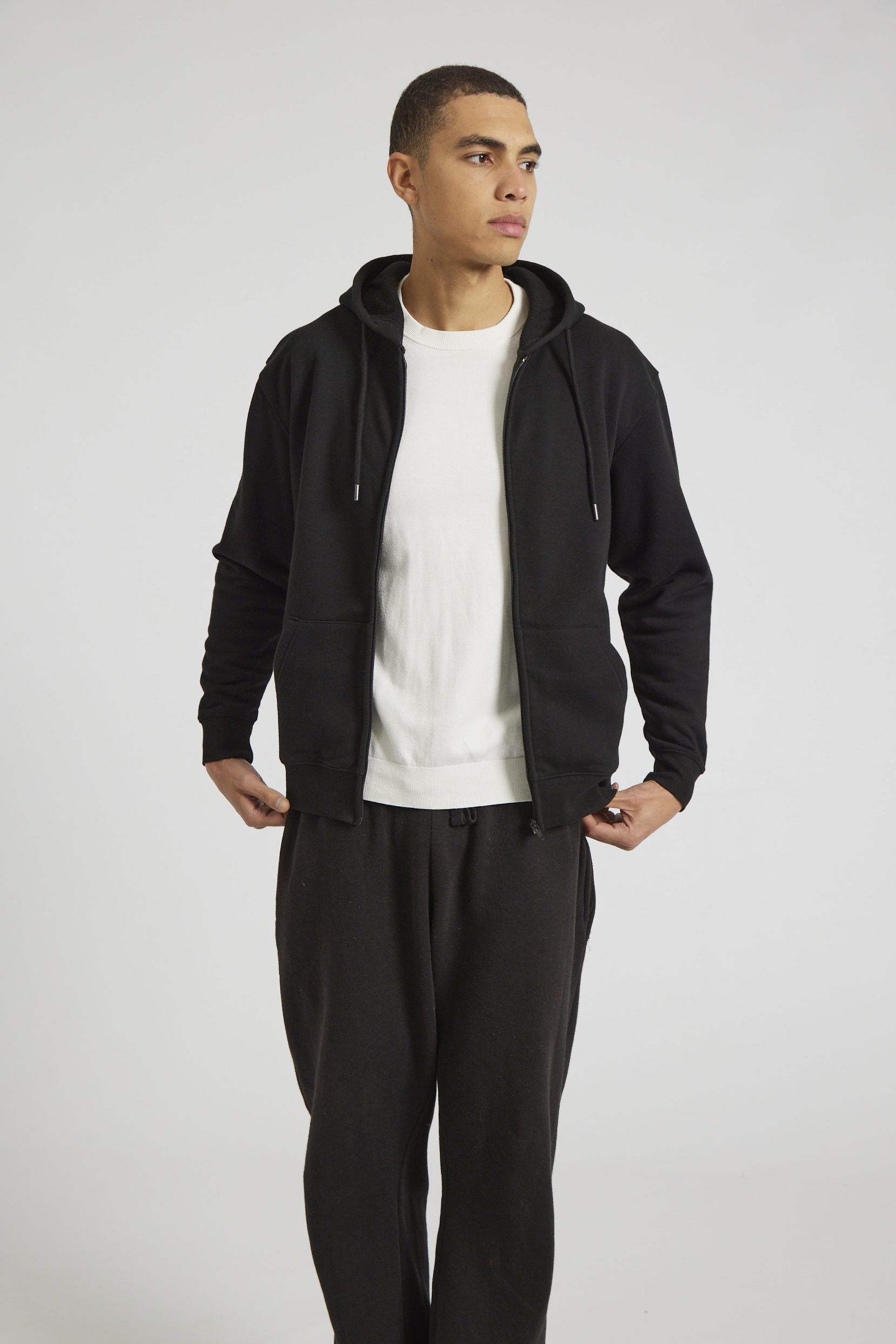 CR04-v2.0-Studio_462