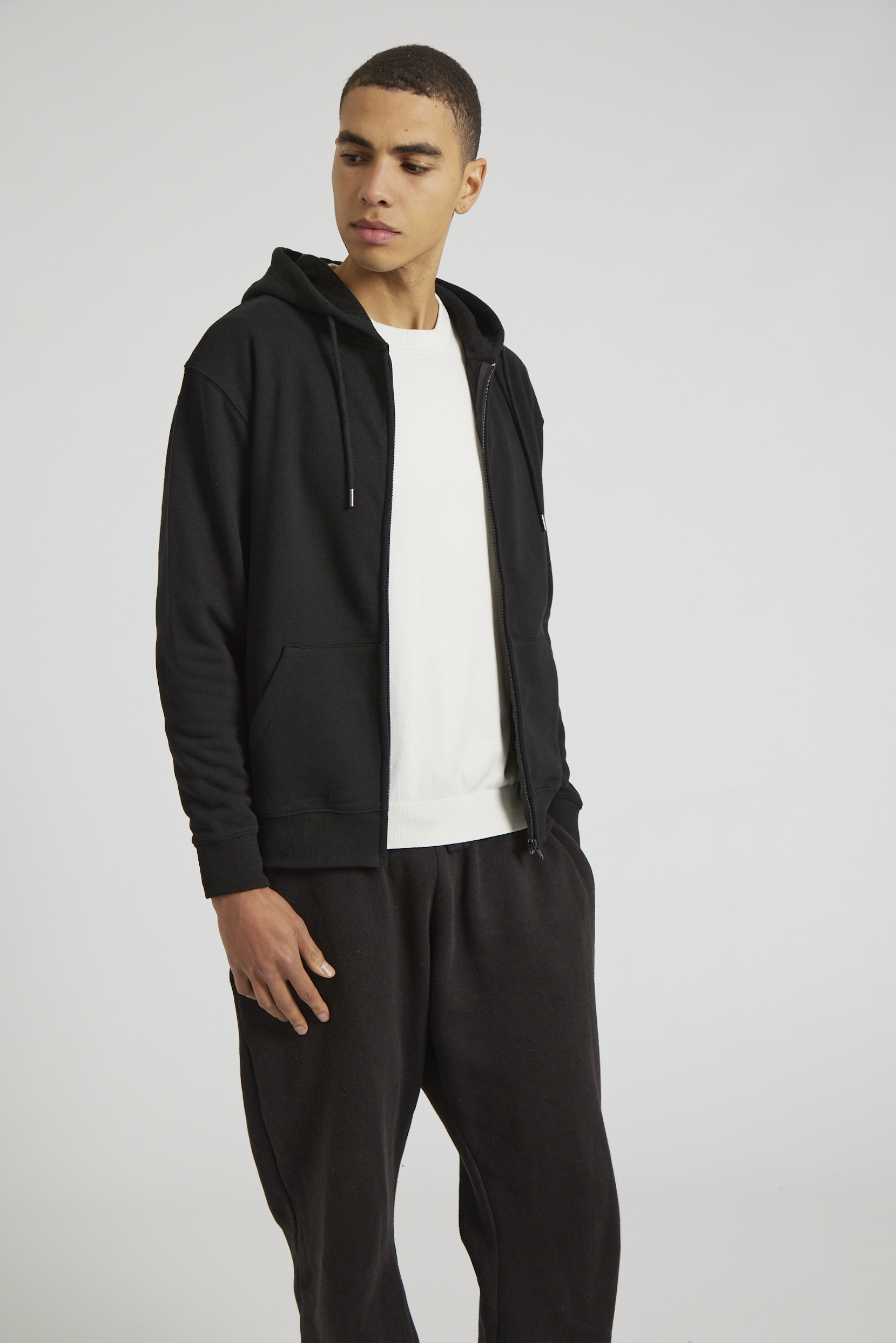 CR04-v2.0-Studio_483