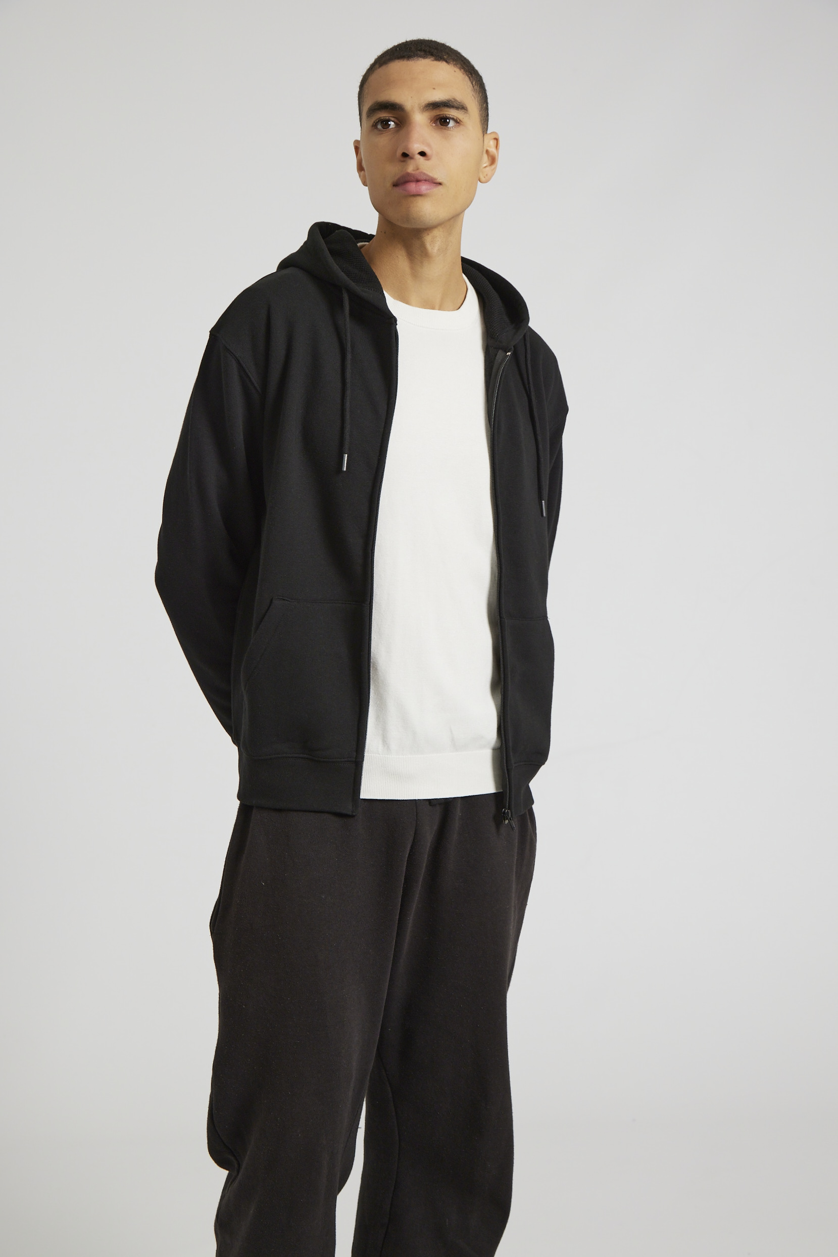 CR04-v2.0-Studio_486