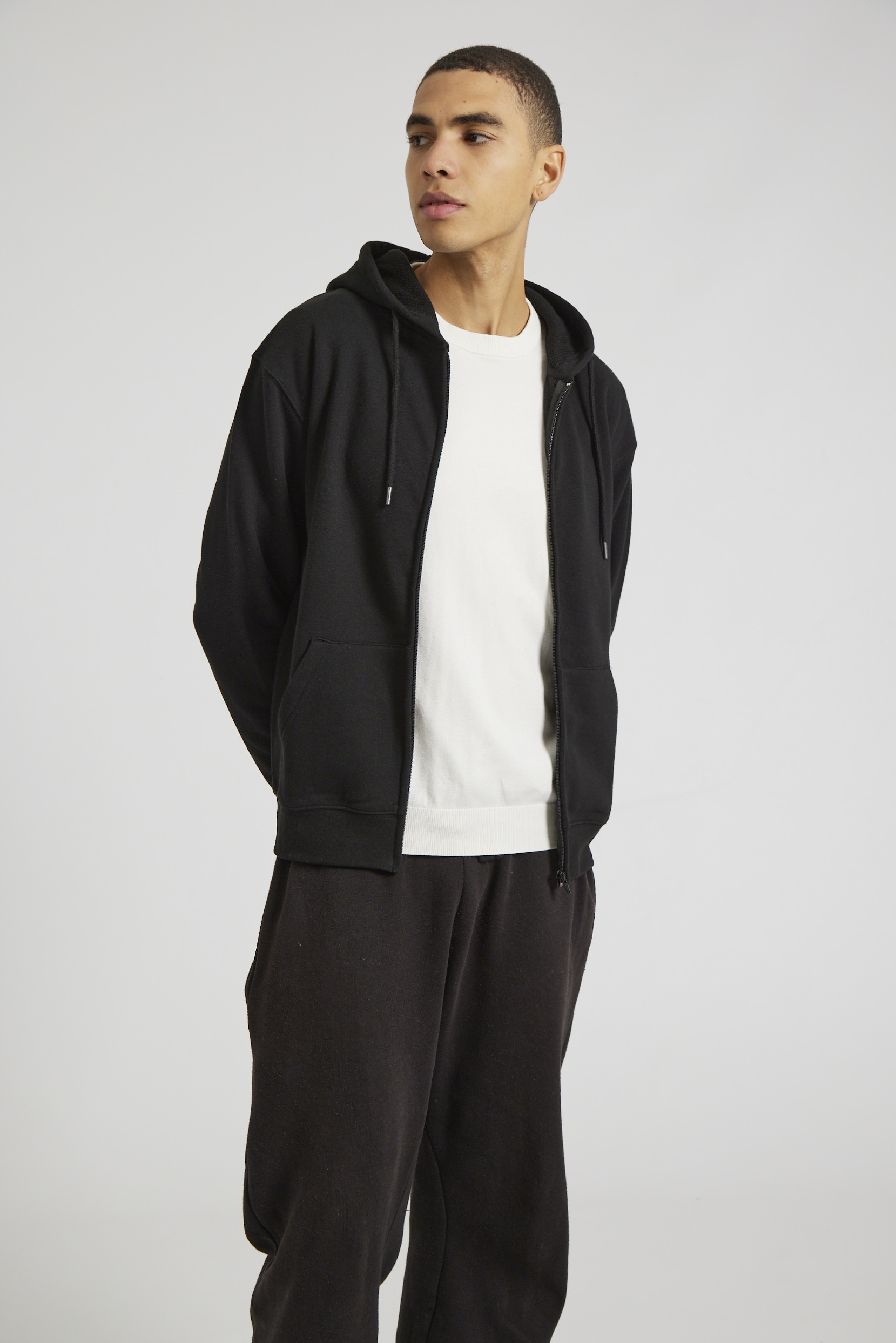 CR04-v2.0-Studio_487