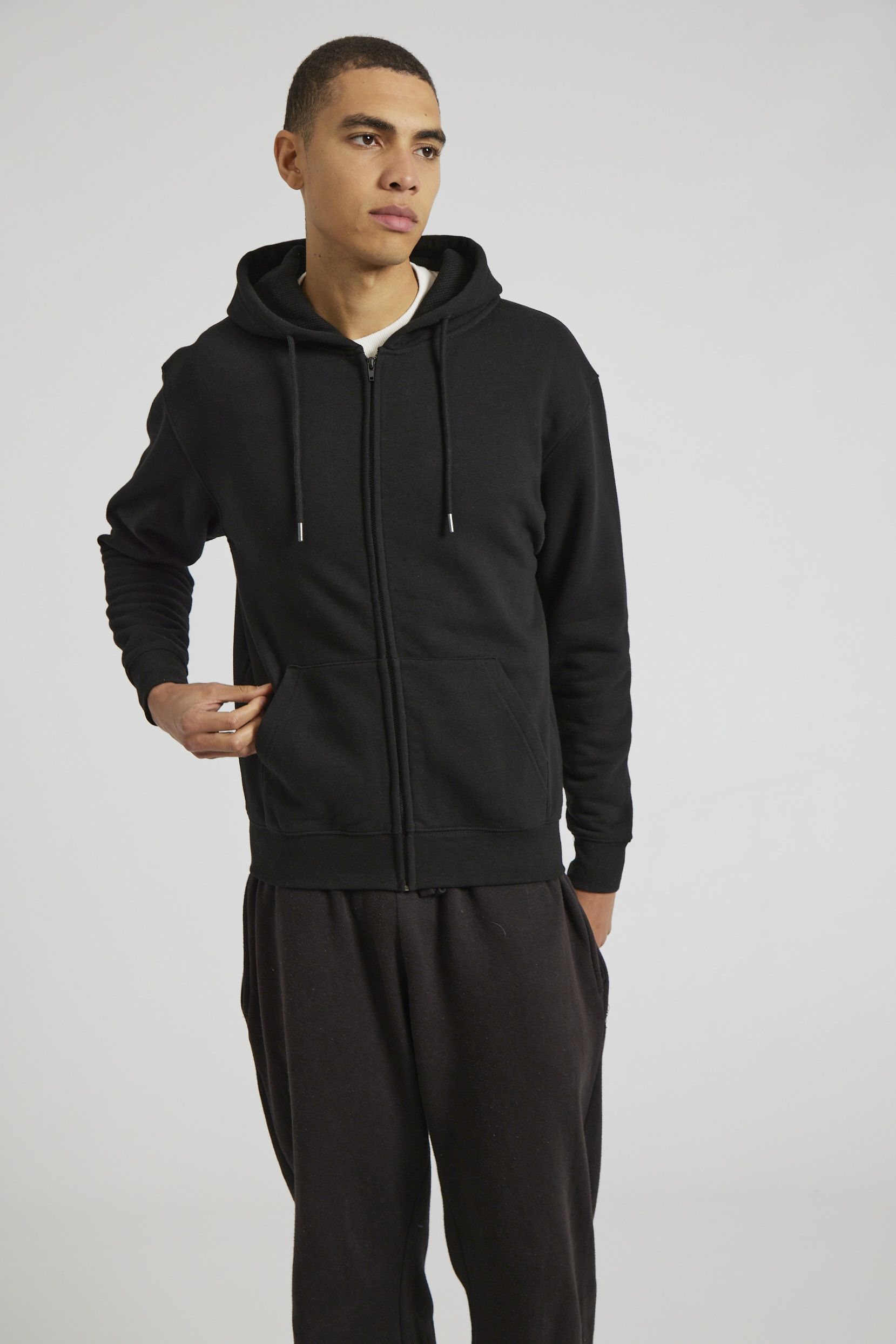 CR04-v2.0-Studio_533