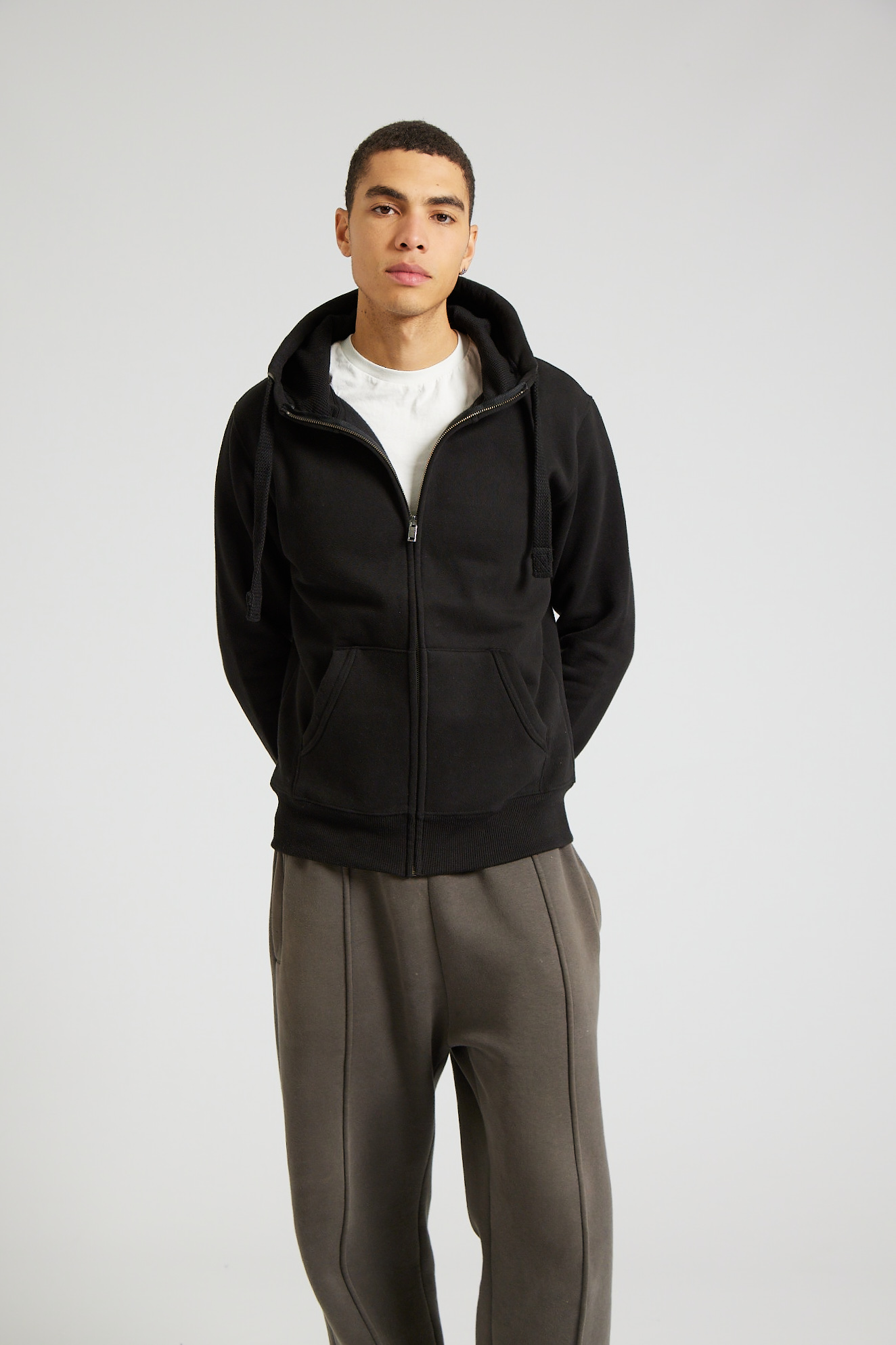 W41PF_Dusty Black_02