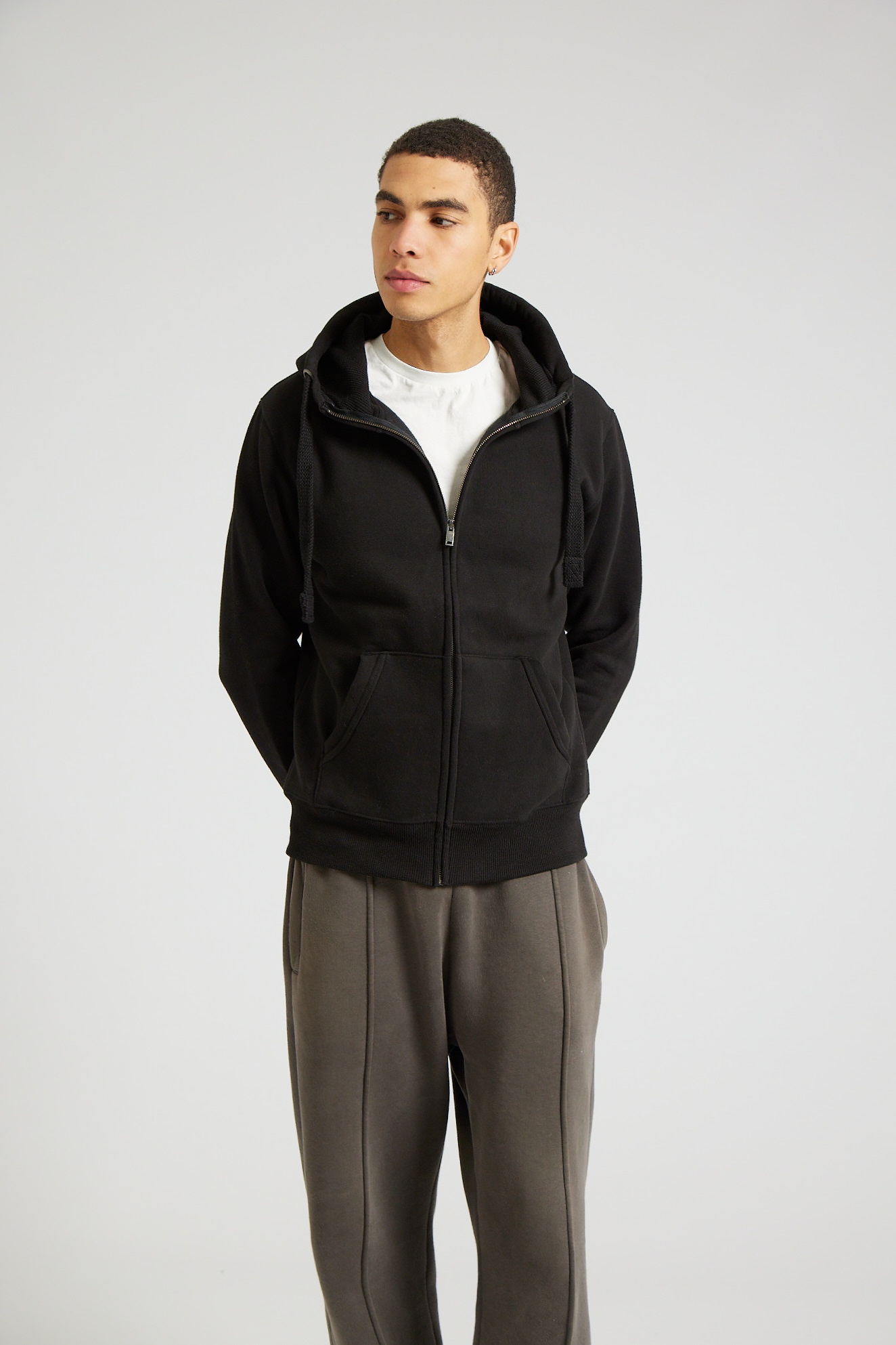 W41PF_Dusty Black_03