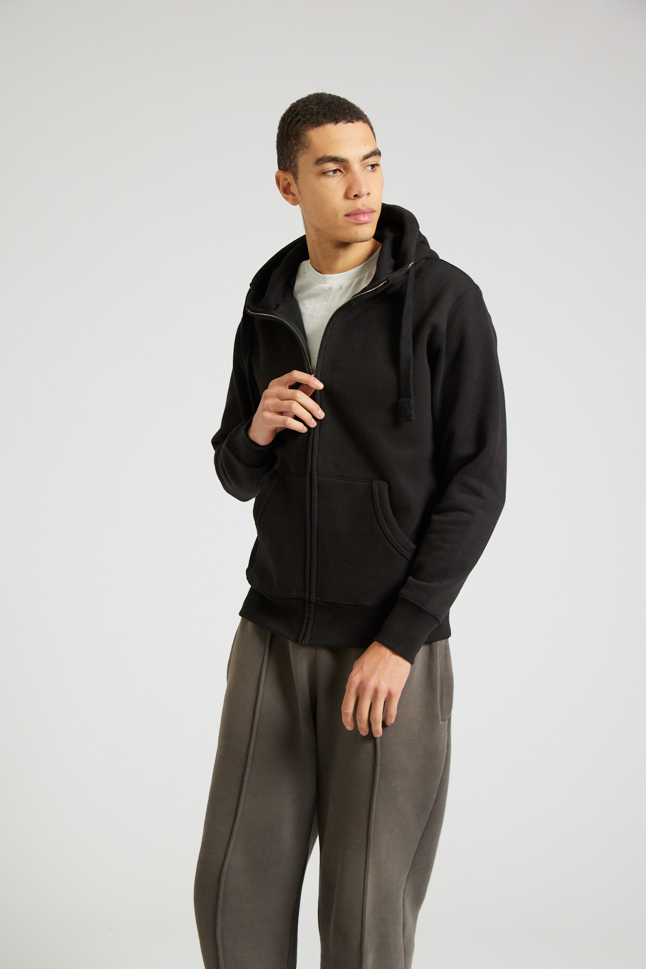 W41PF_Dusty Black_05