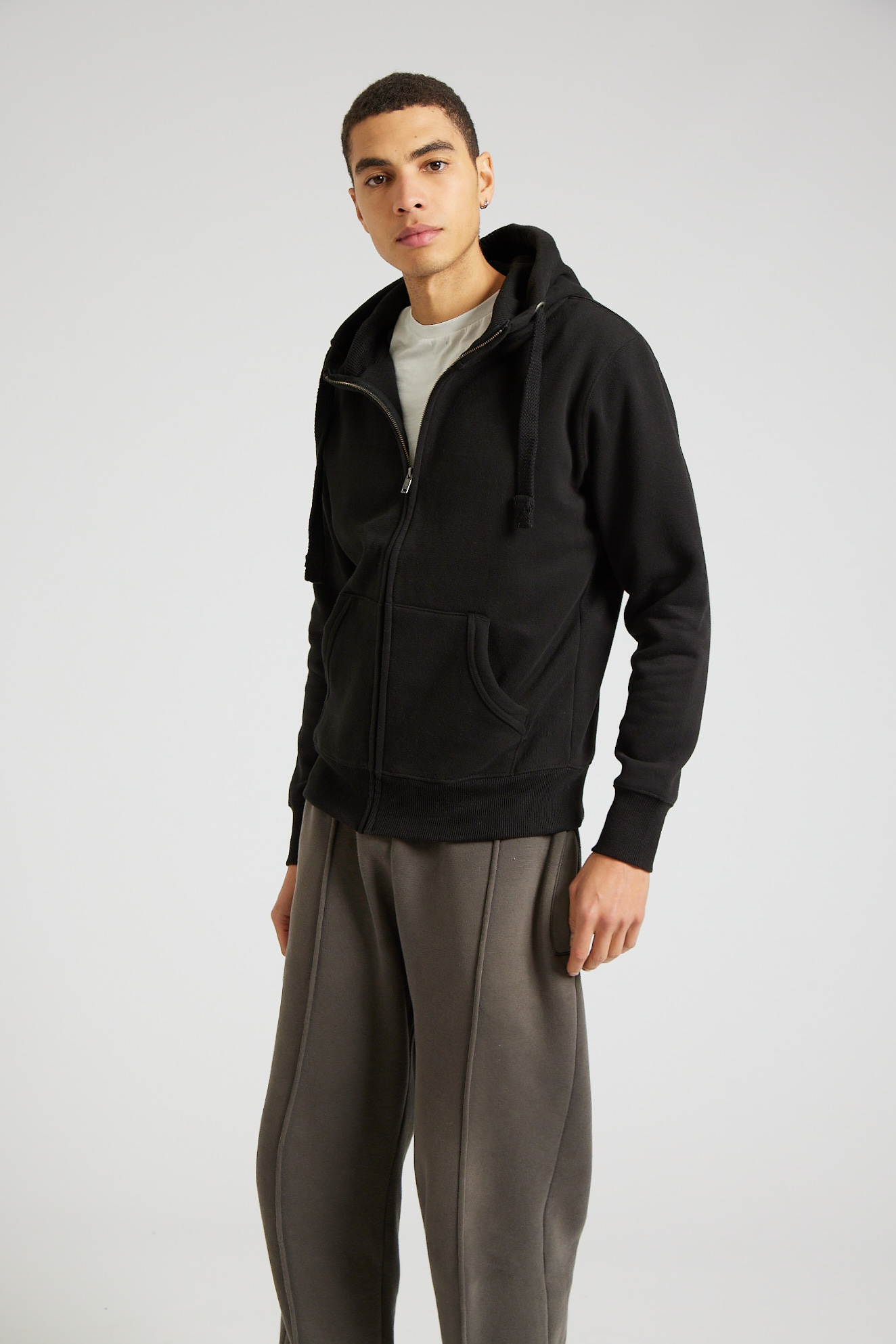 W41PF_Dusty Black_16