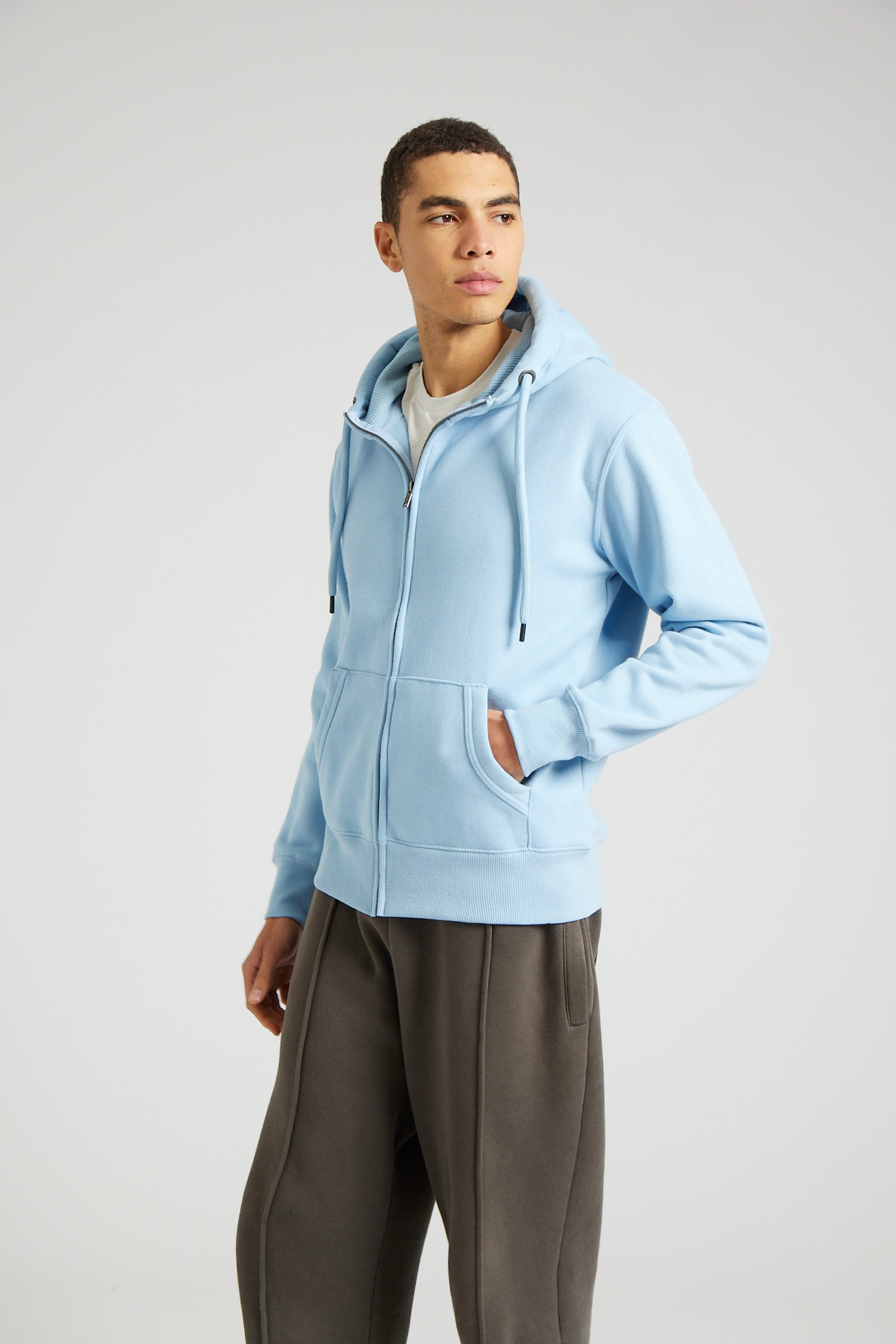 W51PF-v2.0-Studio_25