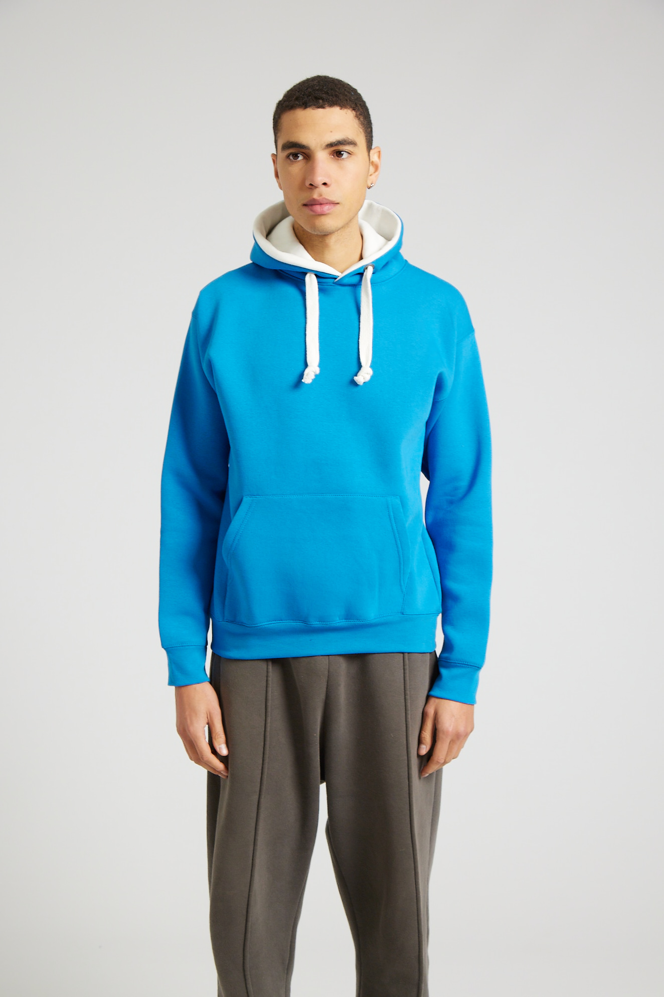 W73_Electric Blue White_02