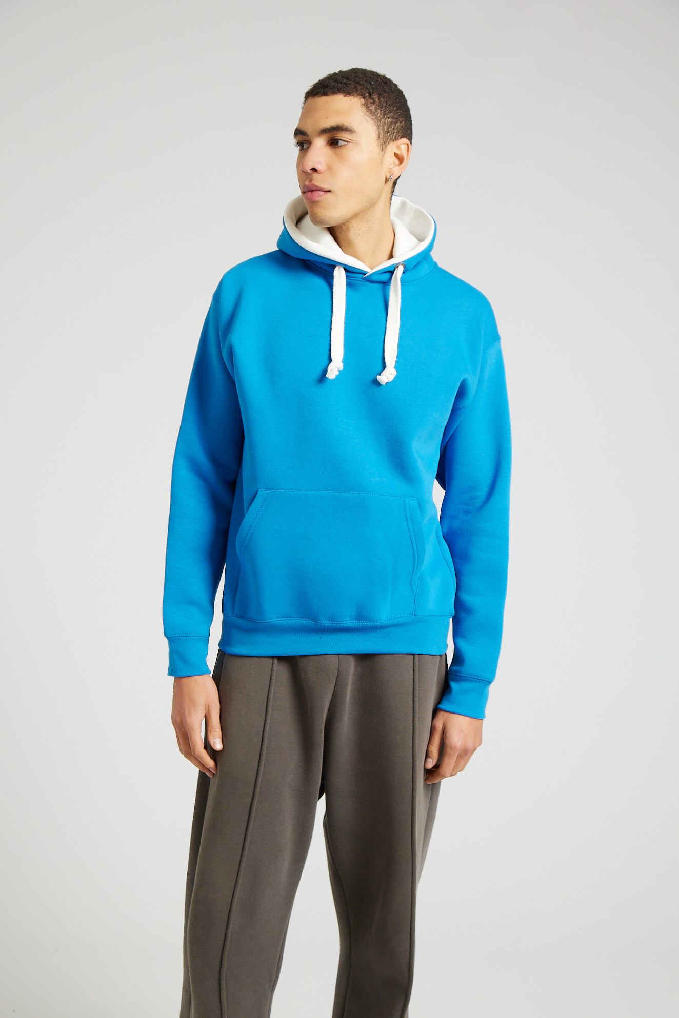 W73_Electric Blue White_03