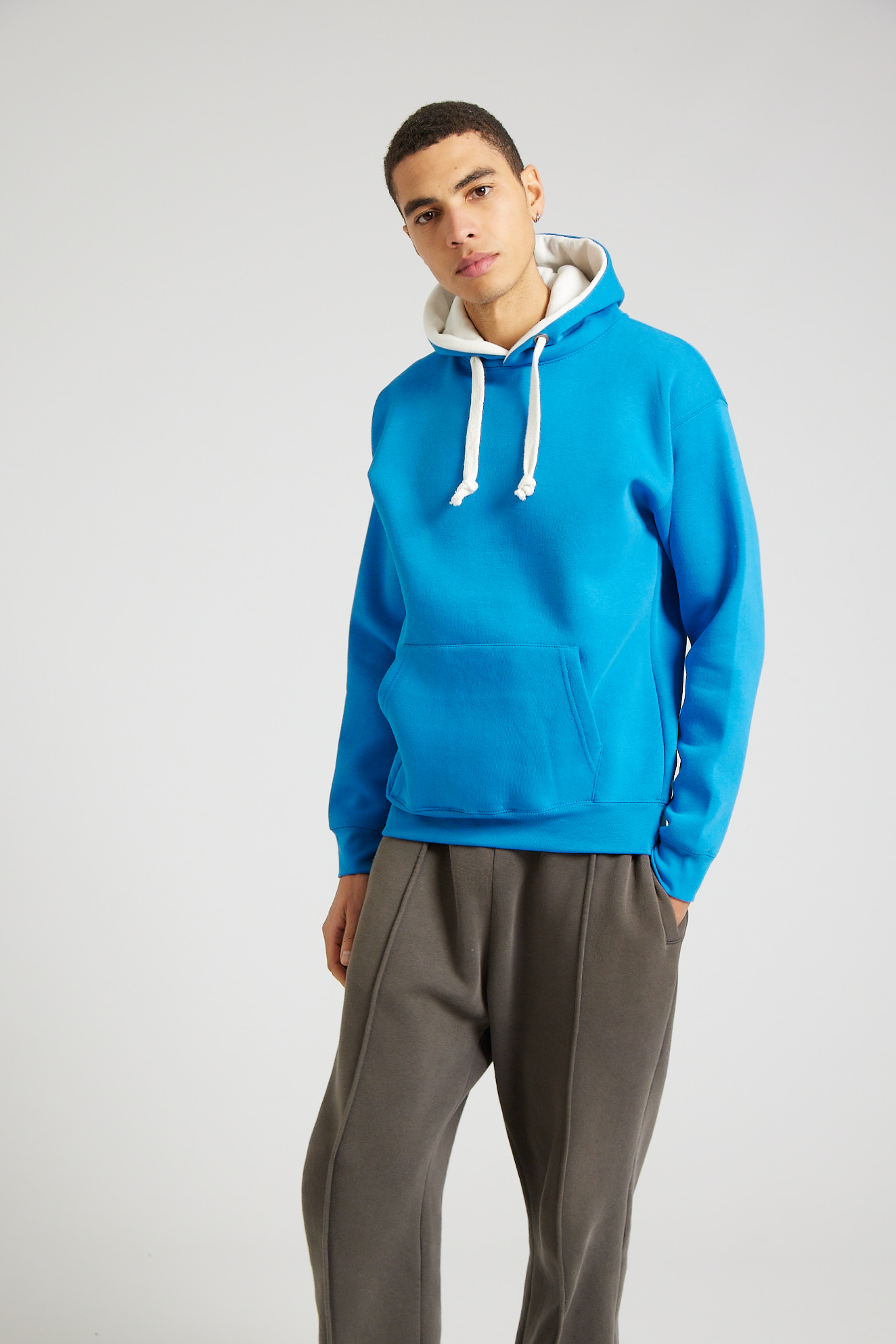 W73_Electric Blue White_06