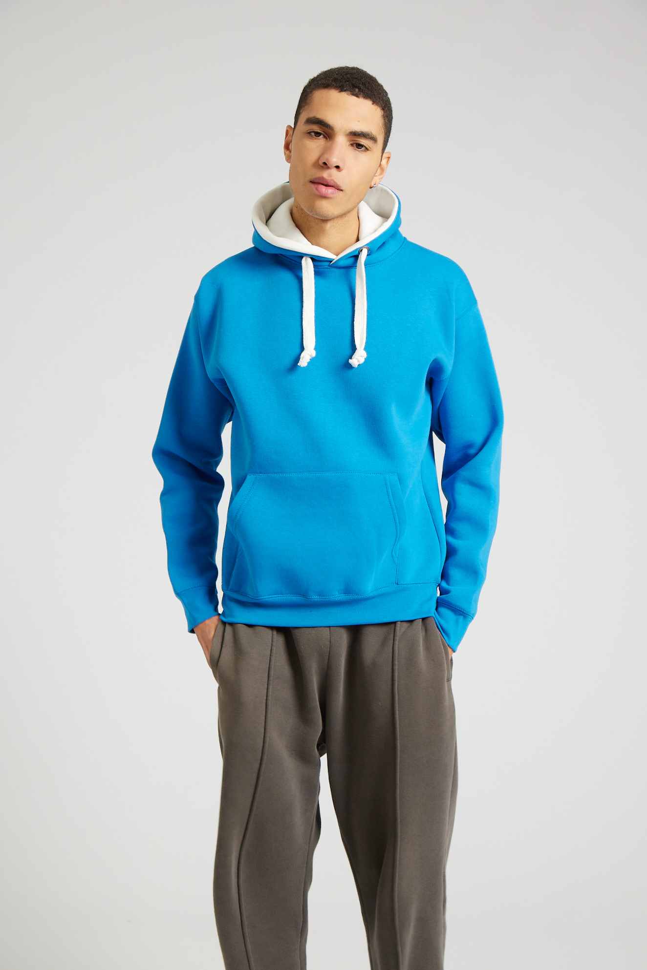 W73_Electric Blue White_07