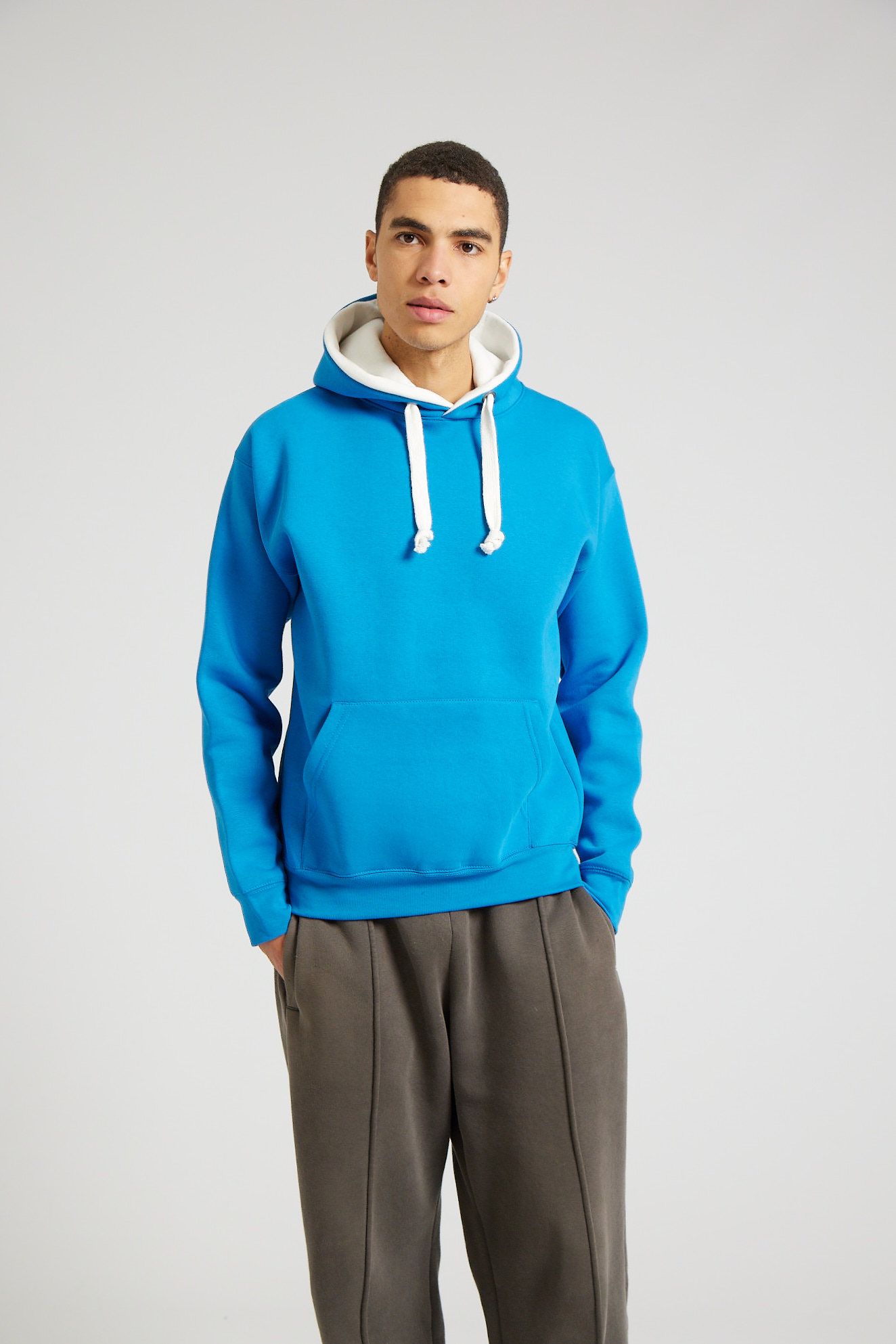 W73_Electric Blue White_08