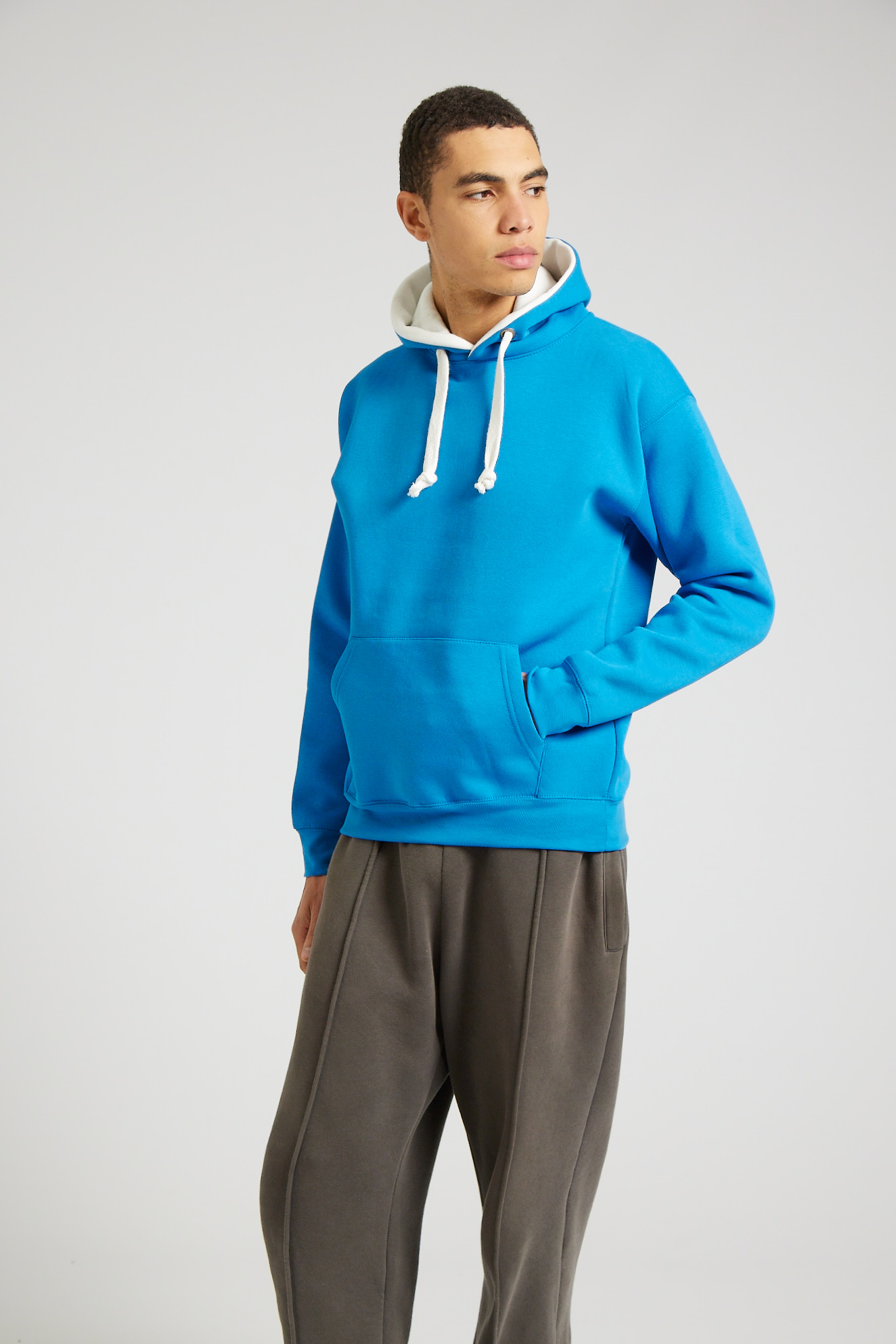 W73_Electric Blue White_12