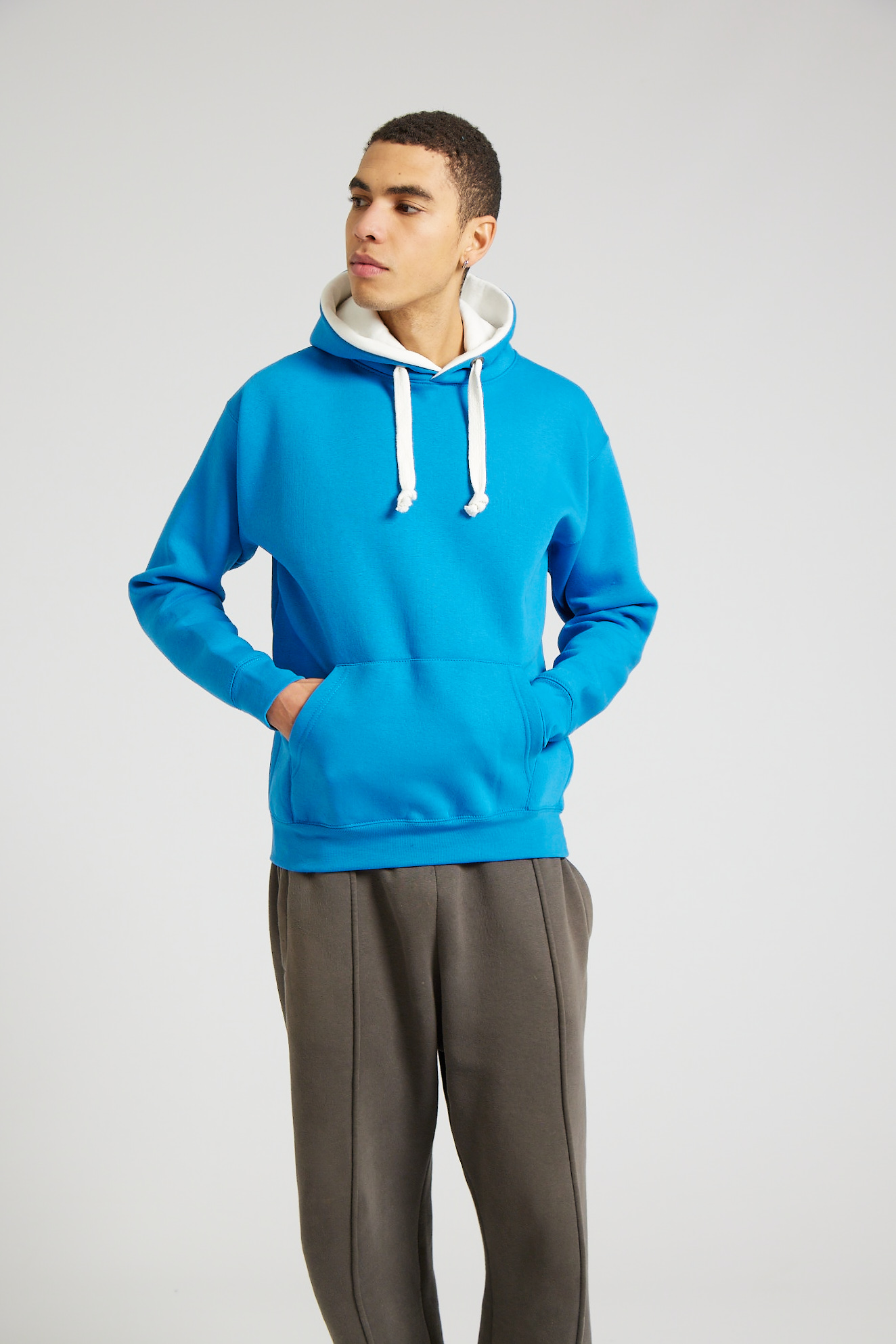 W73_Electric Blue White_14