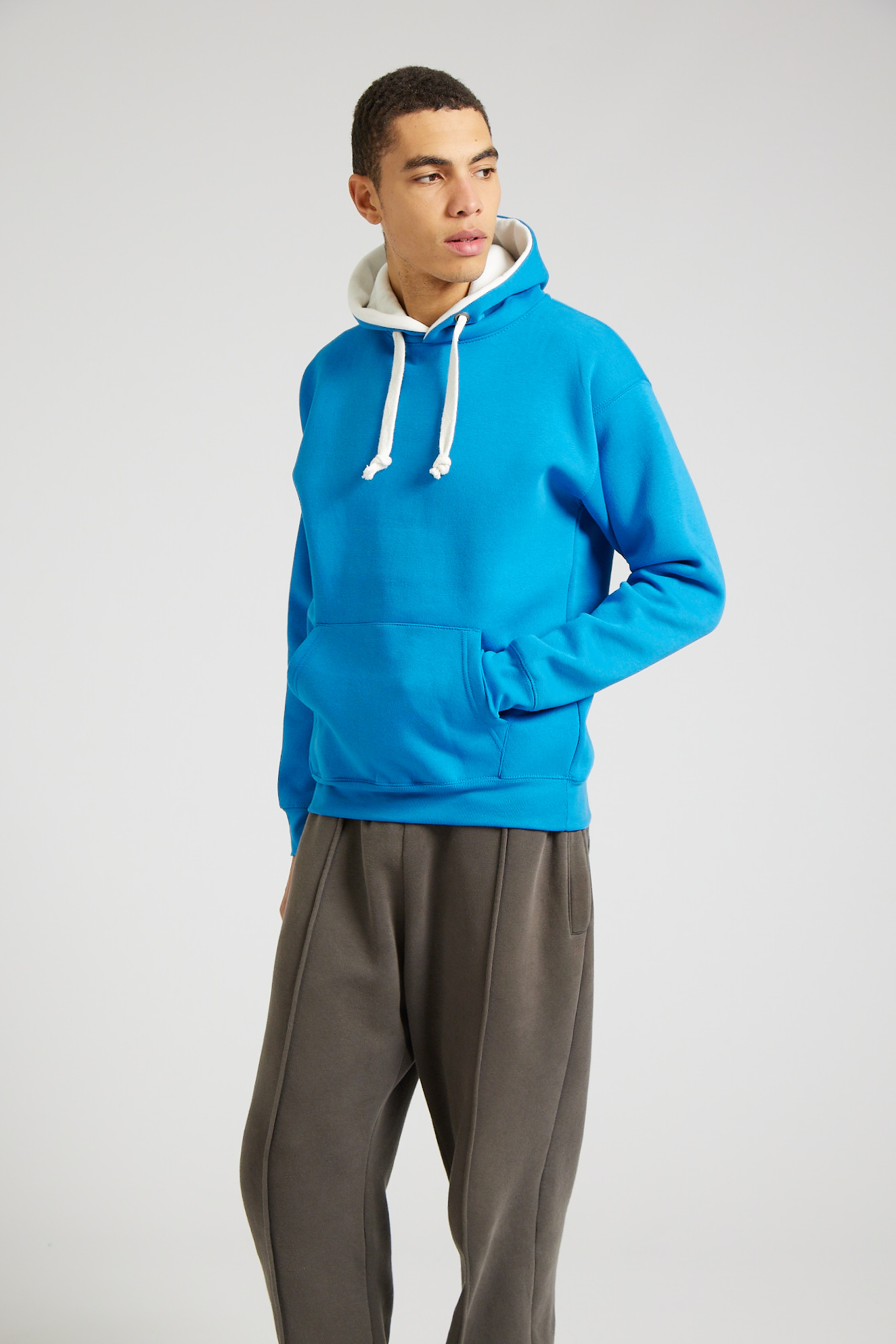 W73_Electric Blue White_19