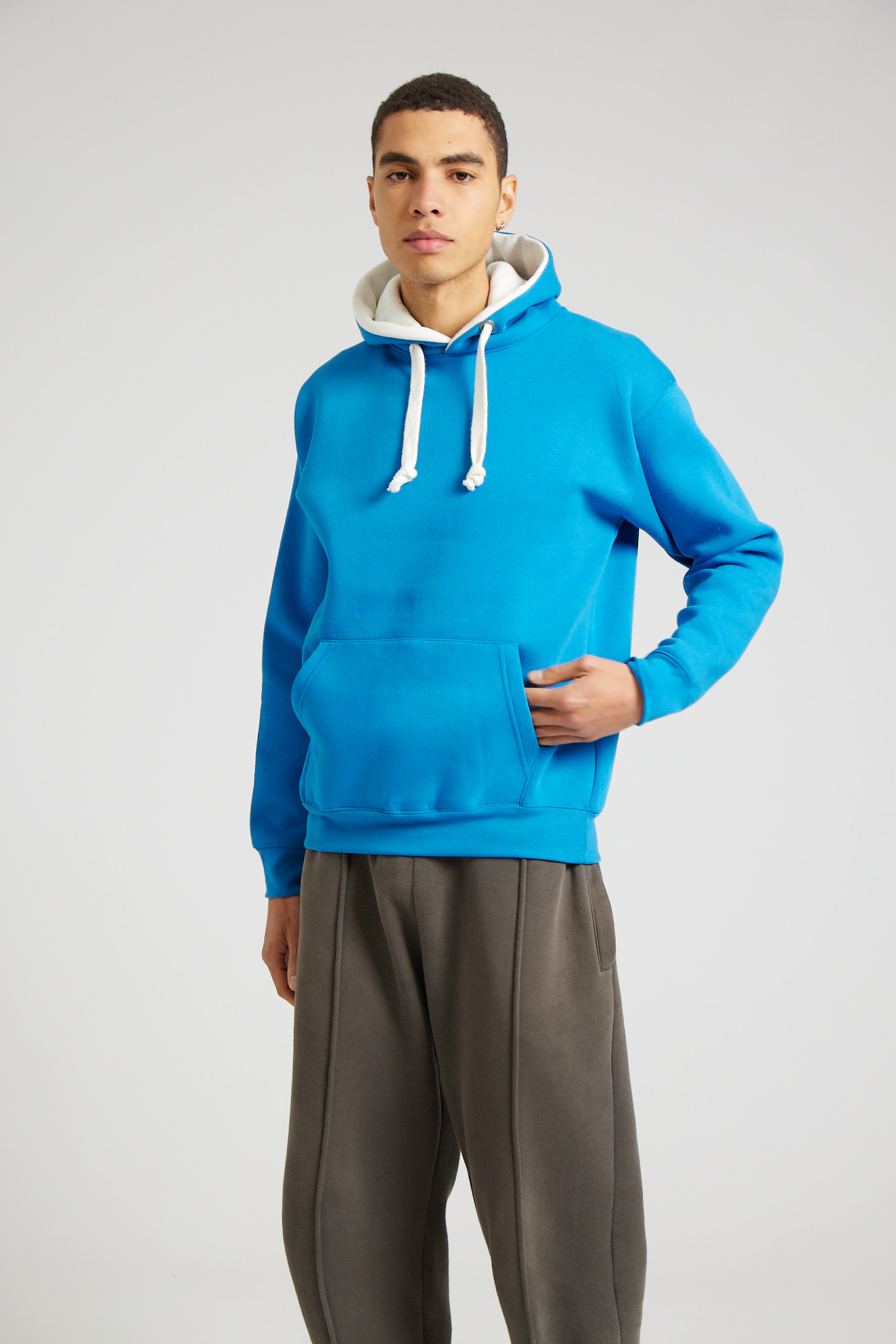 W73_Electric Blue White_21